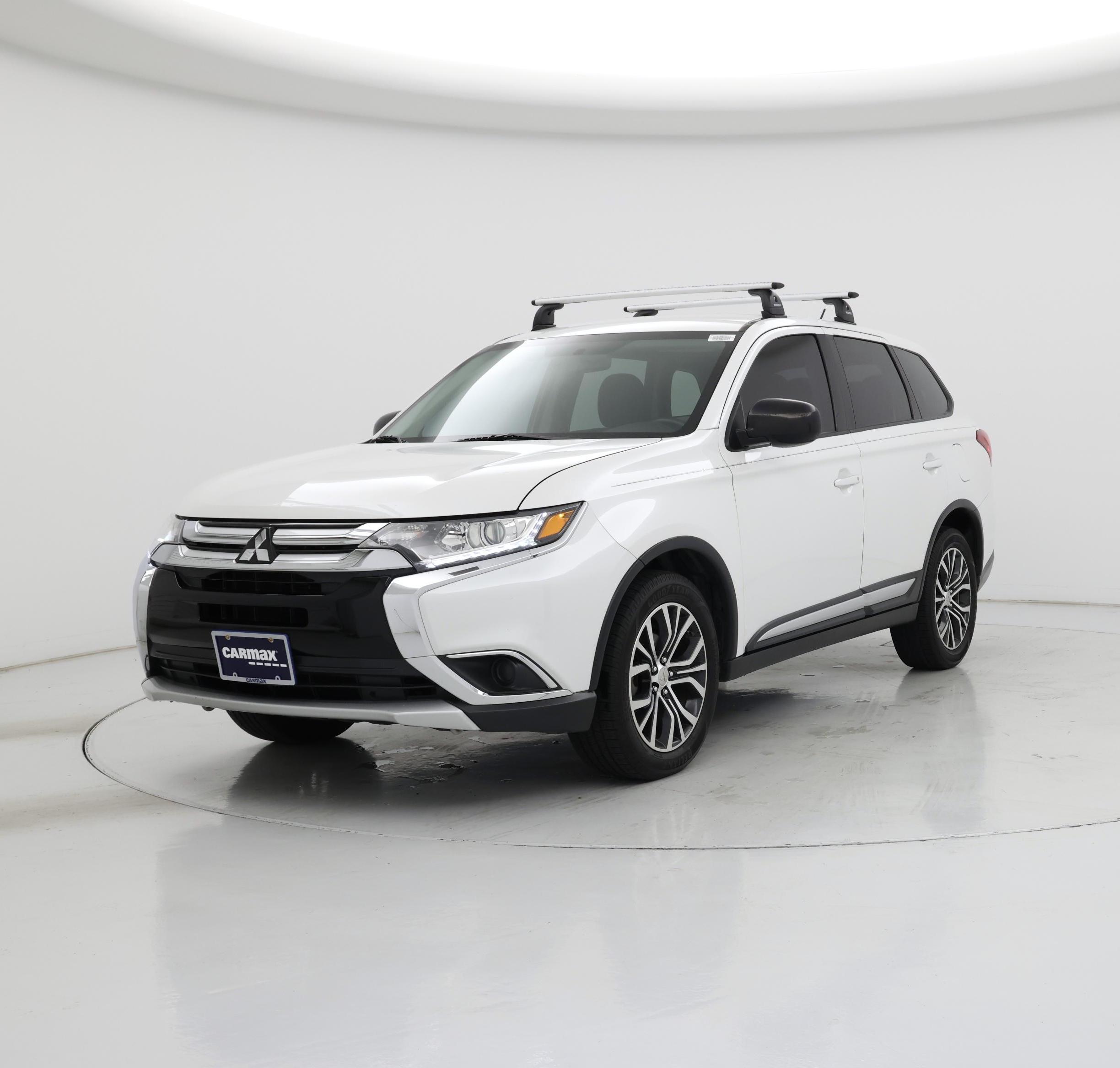 Thumbnail: 2016 Mitsubishi Outlander - 4