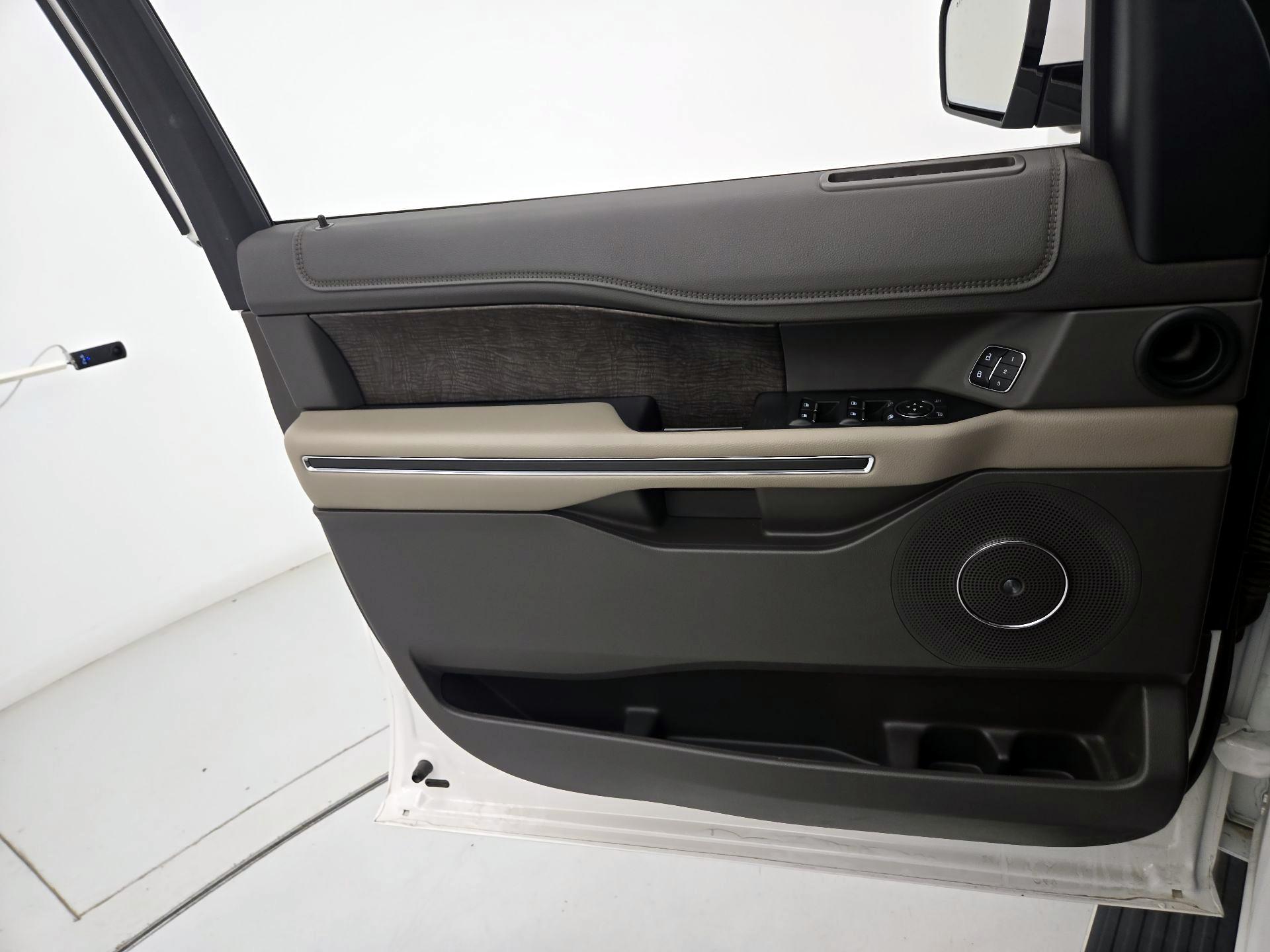 Thumbnail: 2020 Ford Expedition - 12