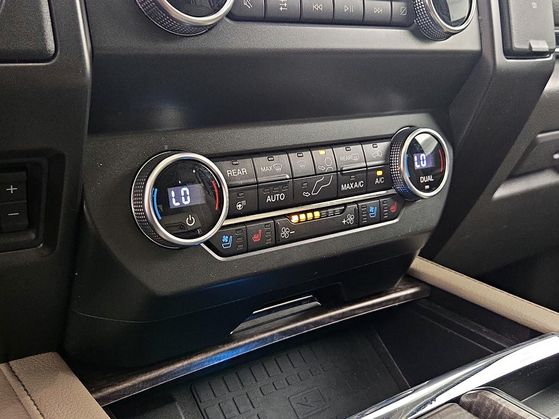 Thumbnail: 2020 Ford Expedition - 17