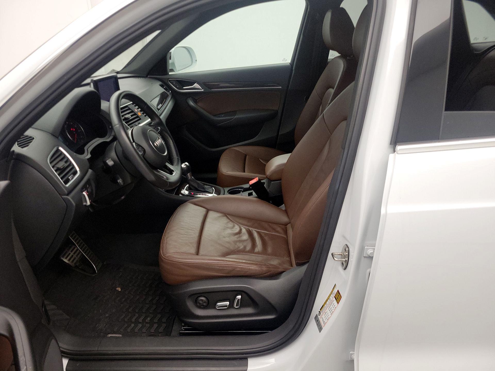 Thumbnail: 2016 Audi Q3 - 11