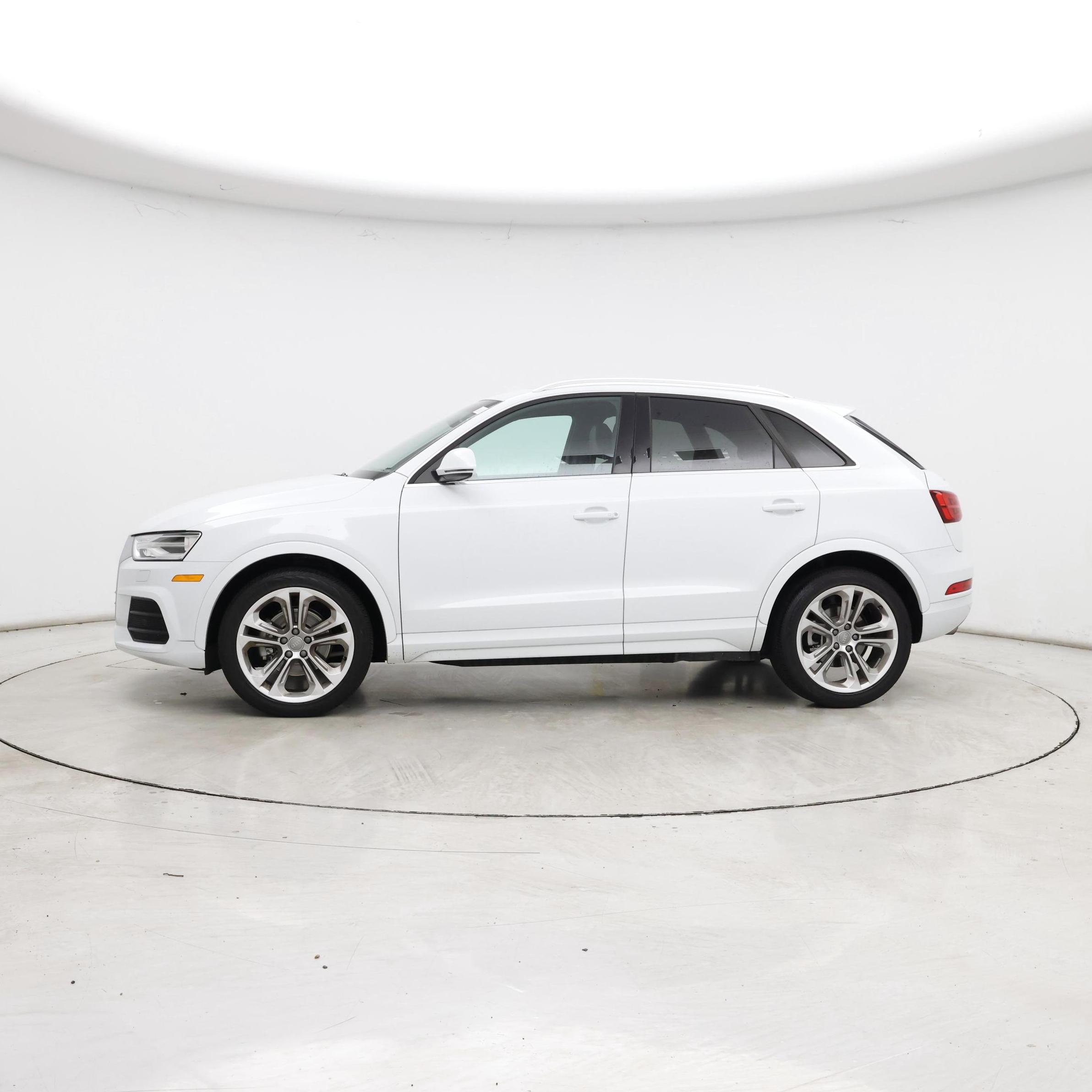 Thumbnail: 2016 Audi Q3 - 3