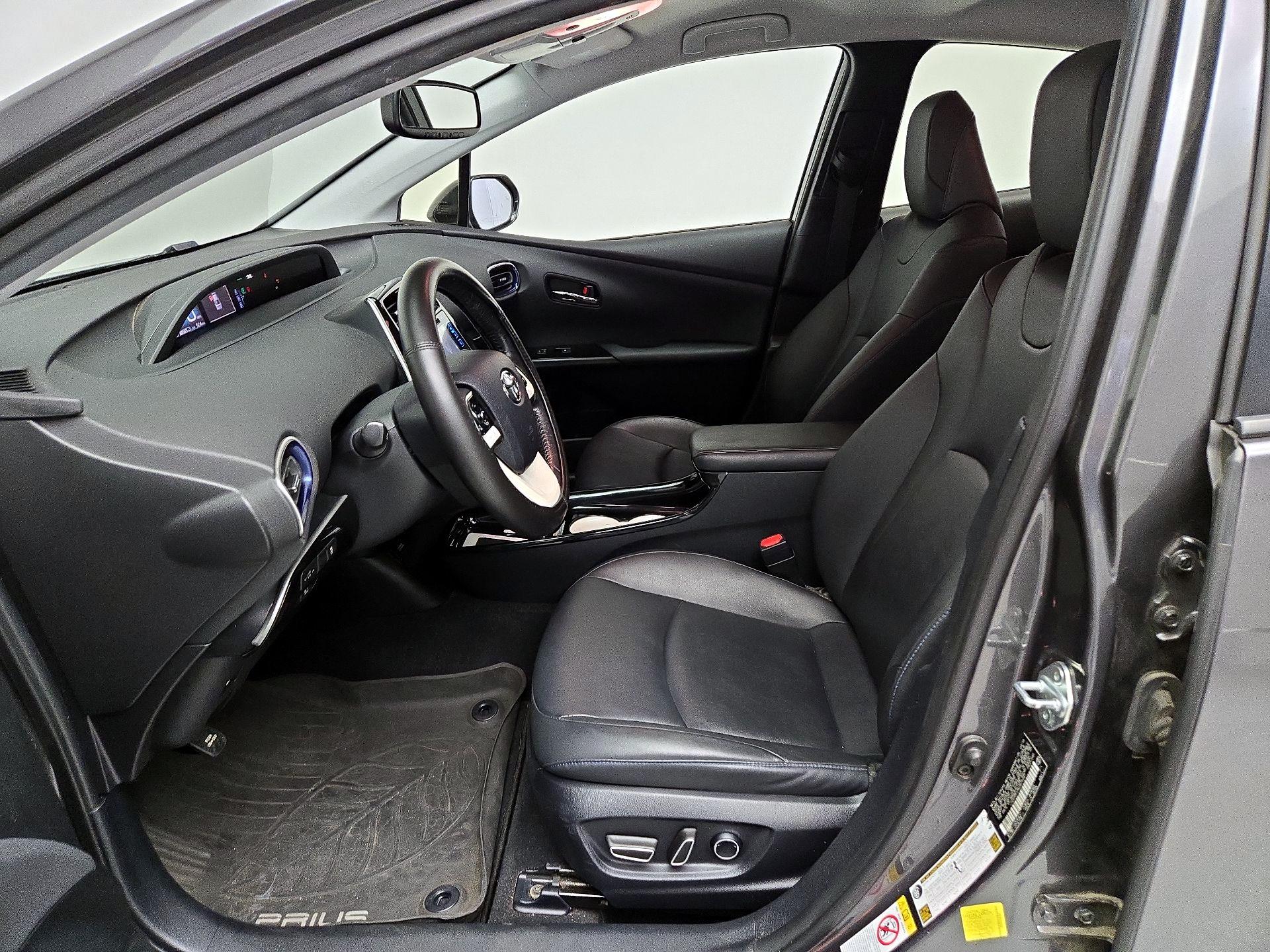 Thumbnail: 2016 Toyota Prius - 11