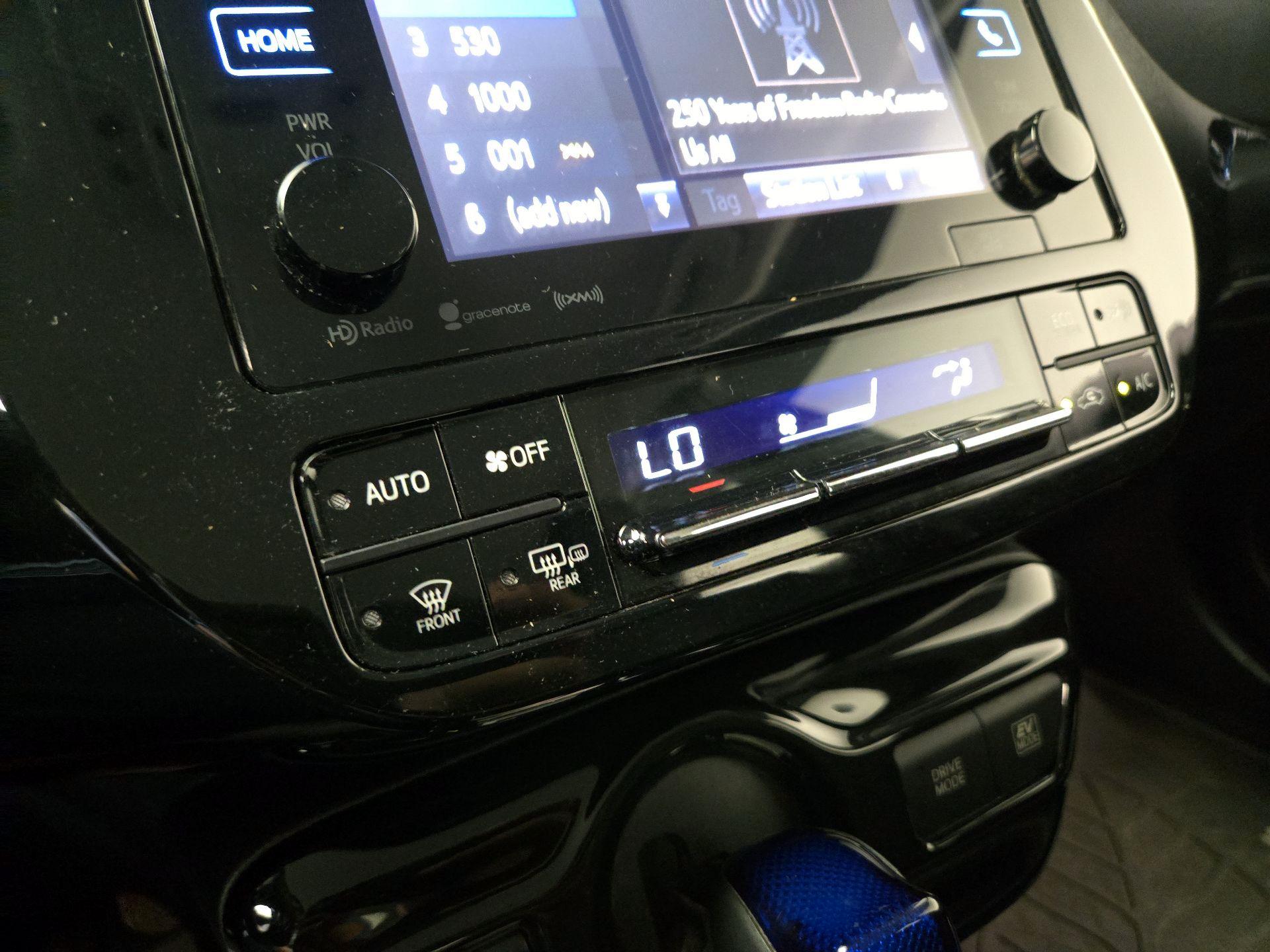 Thumbnail: 2016 Toyota Prius - 16