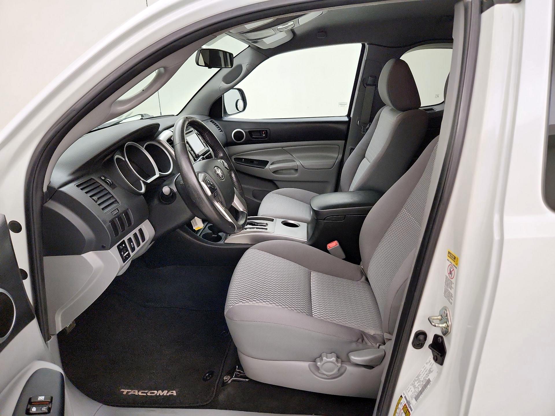 Thumbnail: 2015 Toyota Tacoma - 11