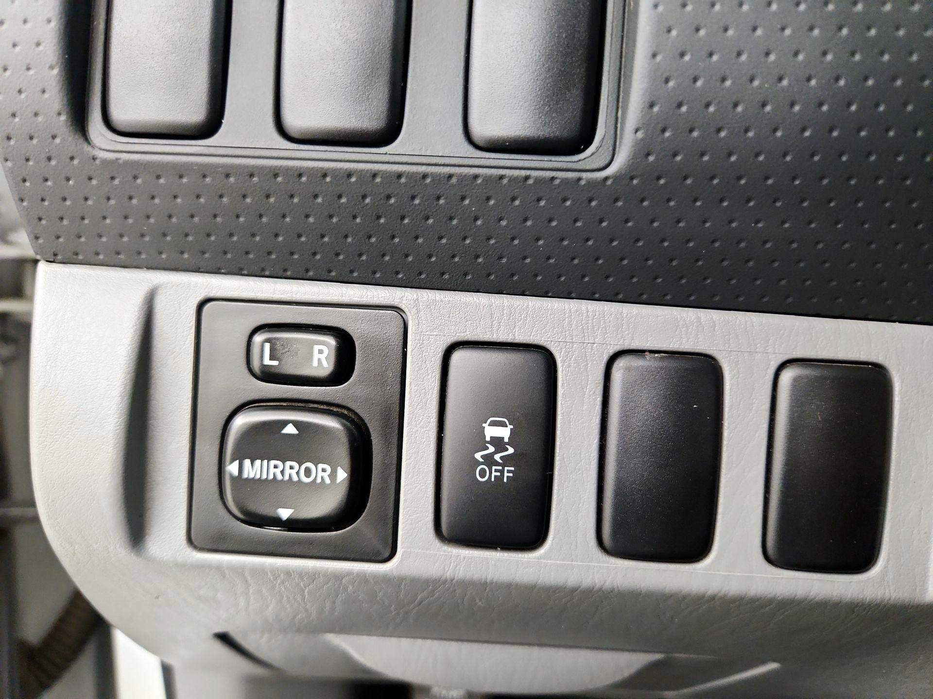 Thumbnail: 2015 Toyota Tacoma - 13