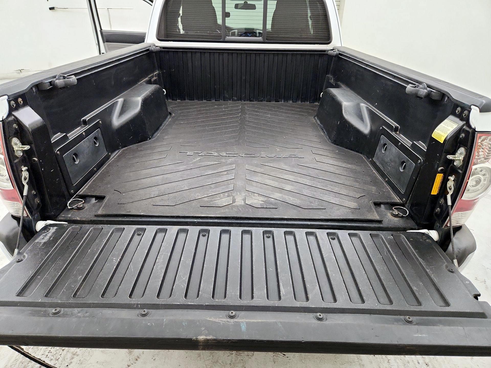 Thumbnail: 2015 Toyota Tacoma - 19