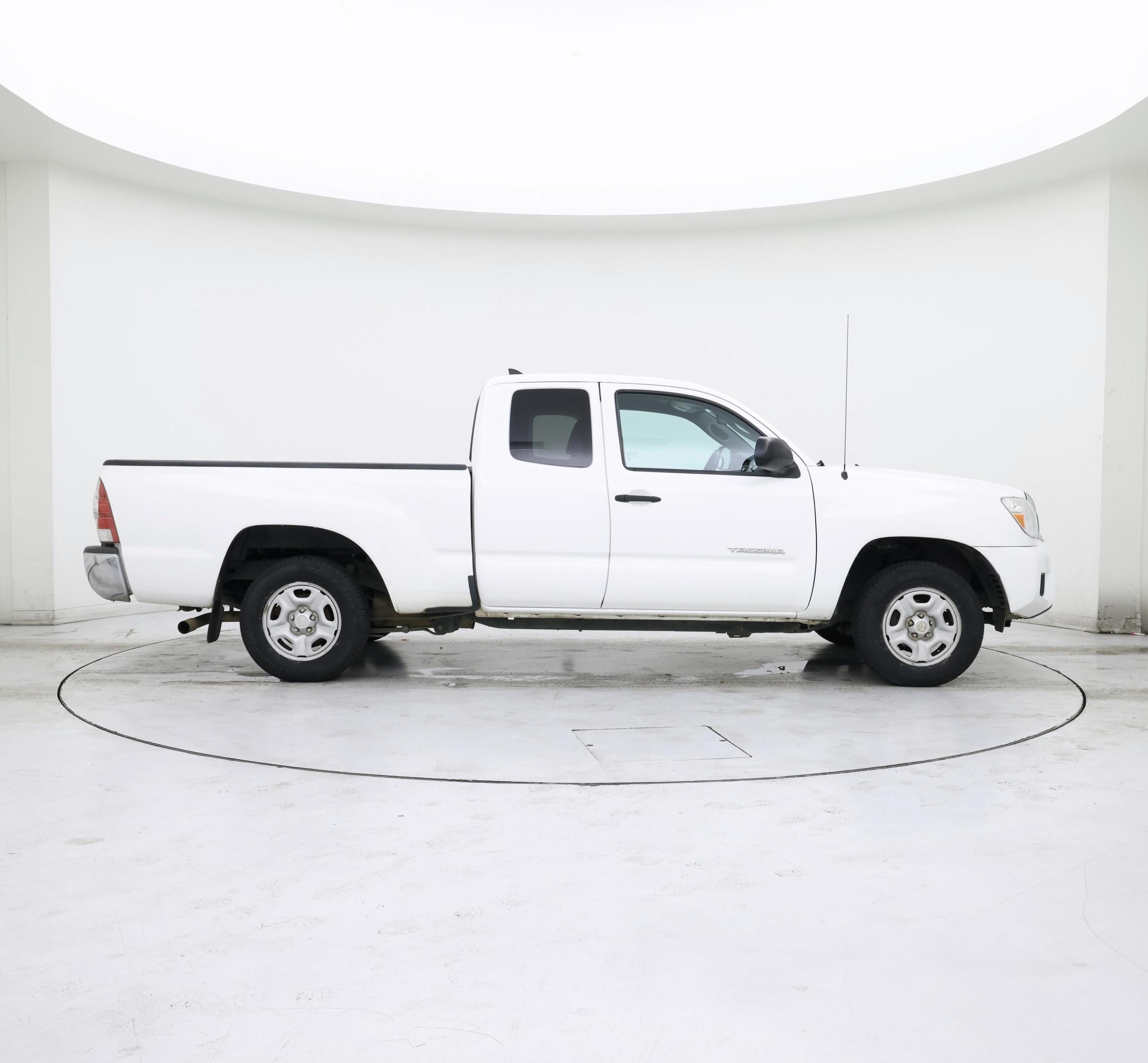 Thumbnail: 2015 Toyota Tacoma - 7