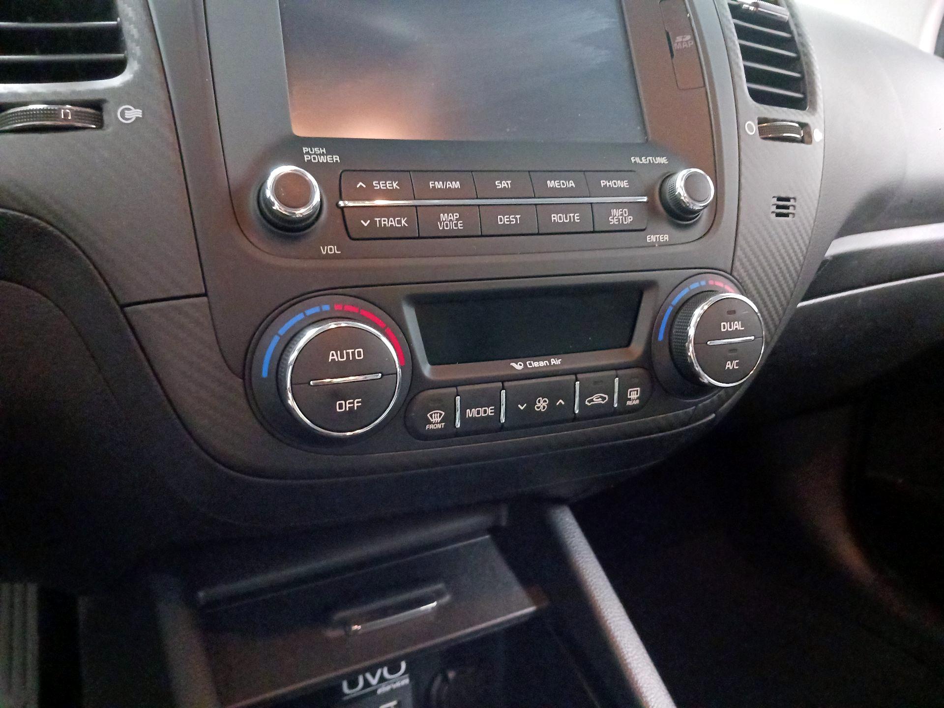 Thumbnail: 2016 Kia Forte - 12