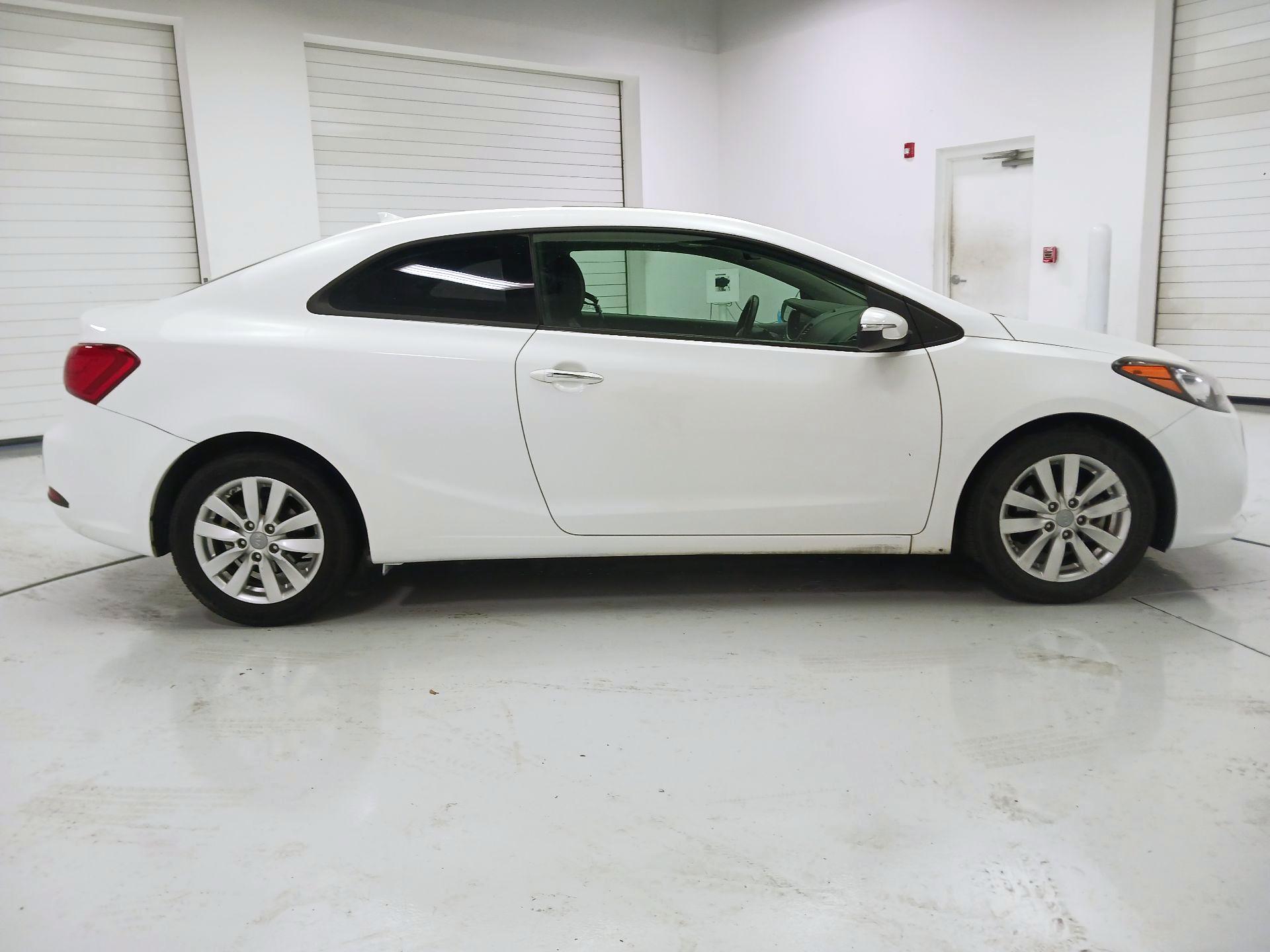 Thumbnail: 2016 Kia Forte - 4