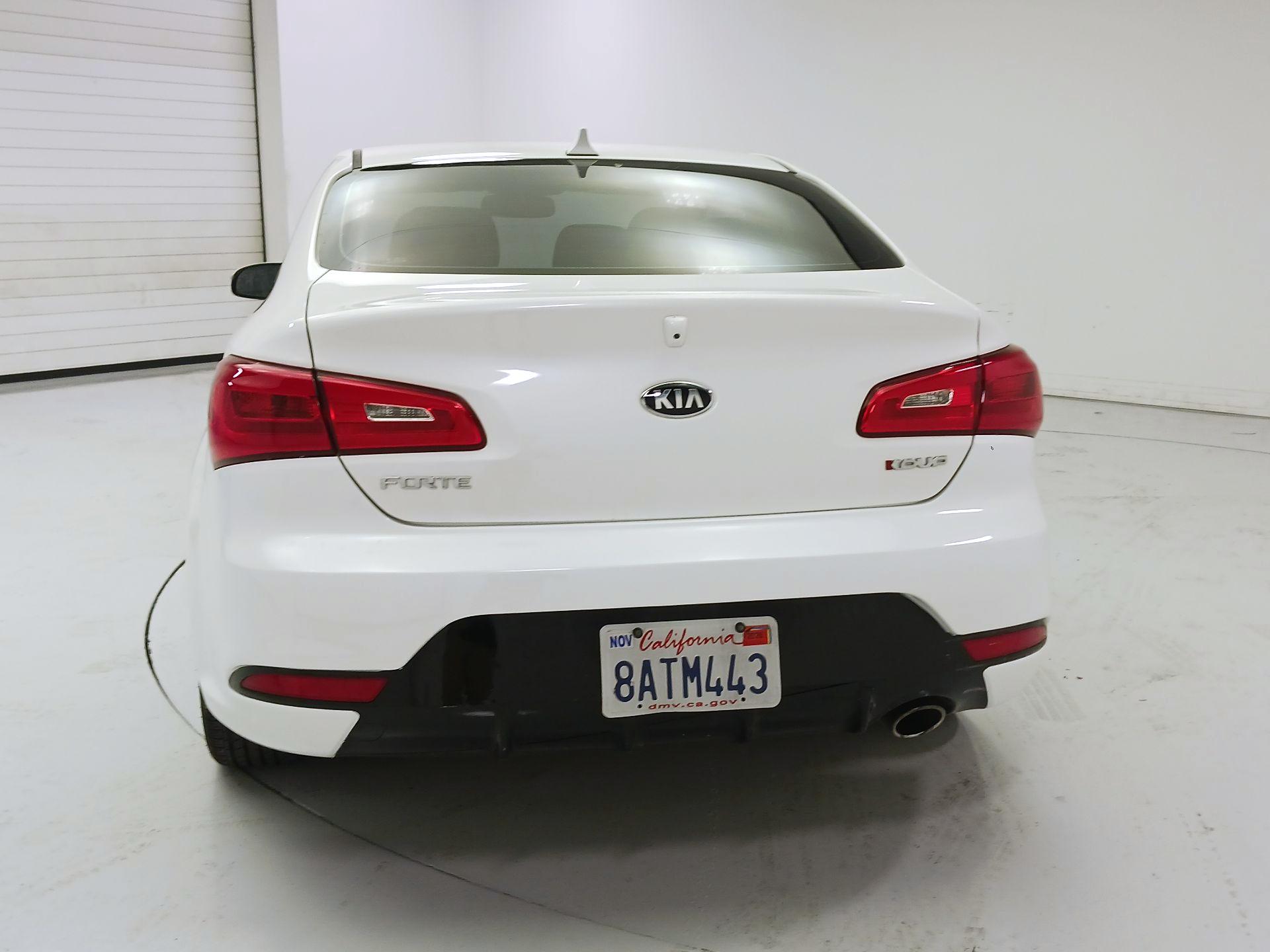 Thumbnail: 2016 Kia Forte - 6