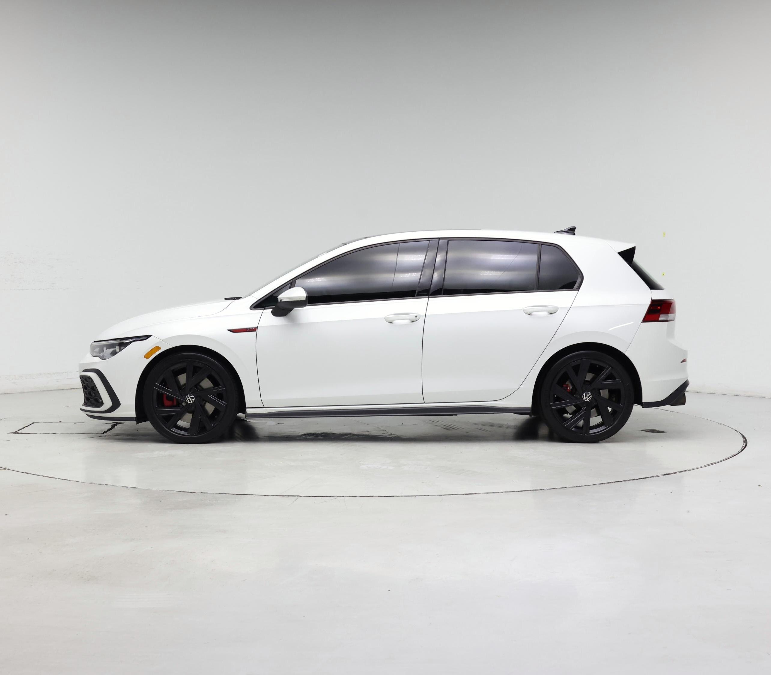 Thumbnail: 2022 Volkswagen Golf - 3