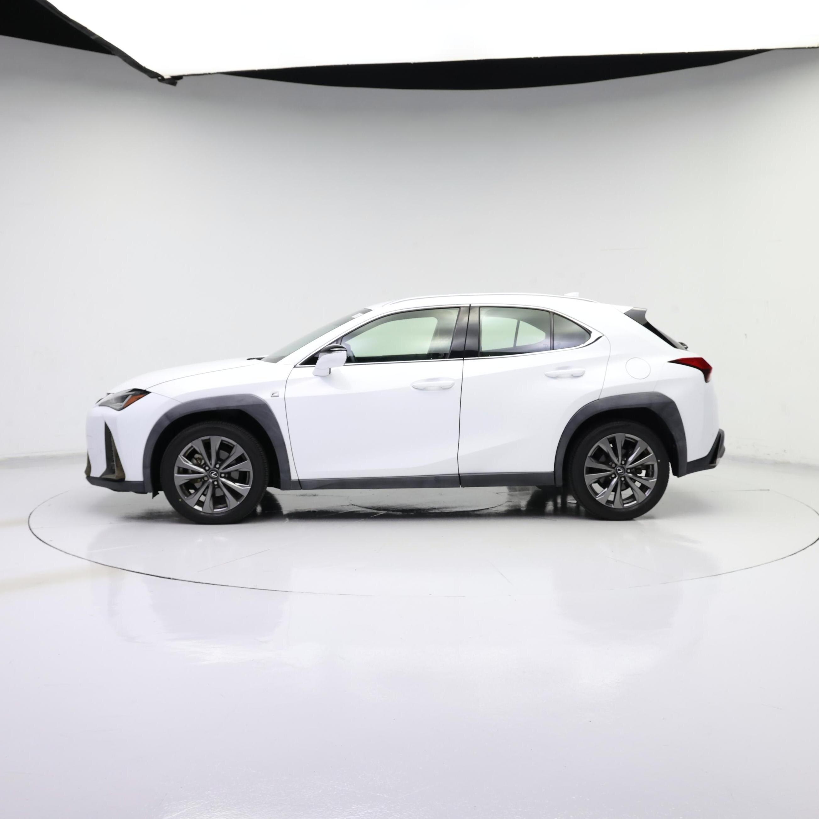 Thumbnail: 2019 Lexus UX - 3