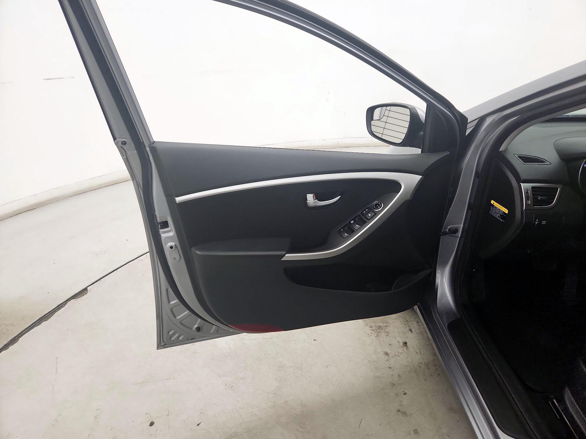 Thumbnail: 2014 Hyundai Elantra - 12