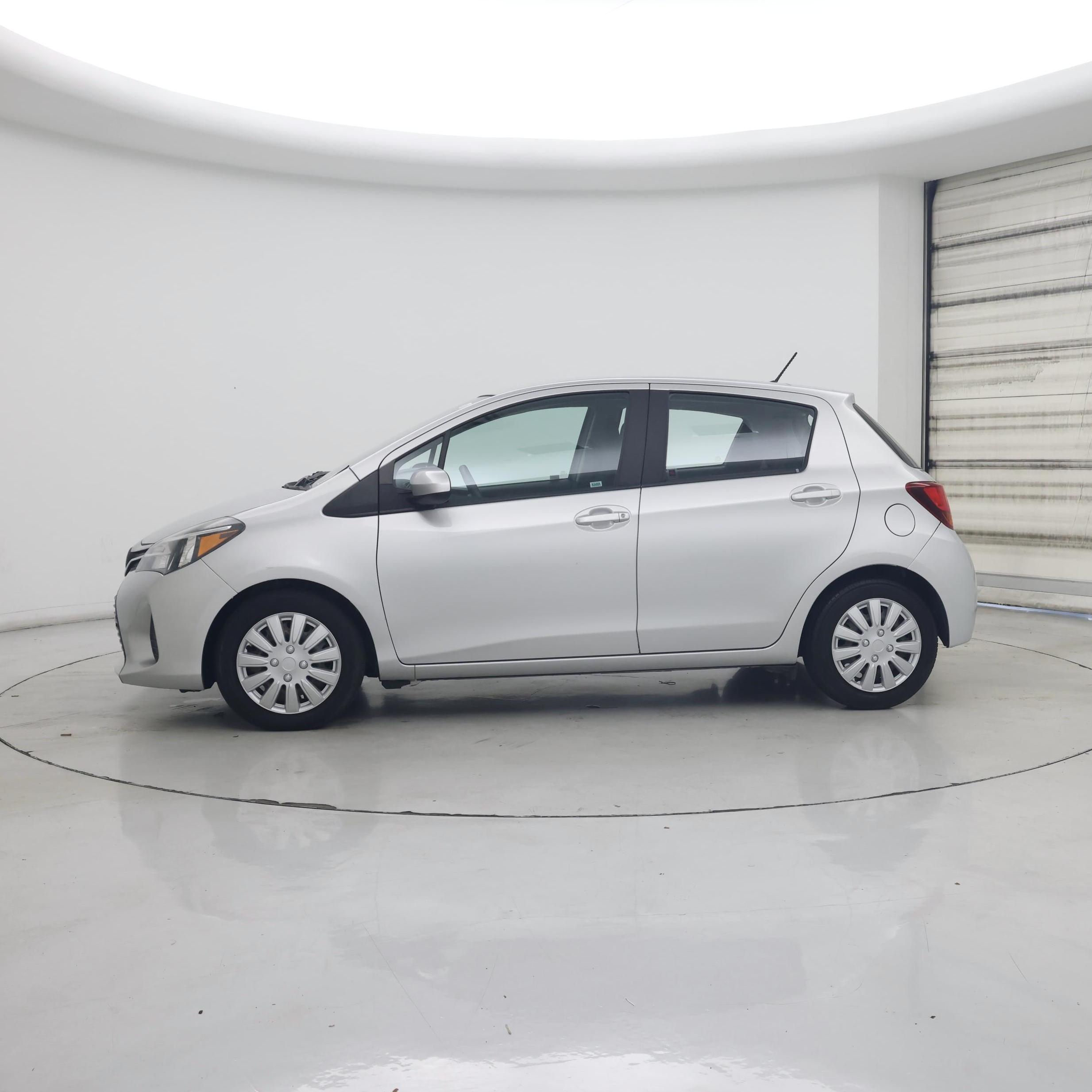Thumbnail: 2015 Toyota Yaris - 3