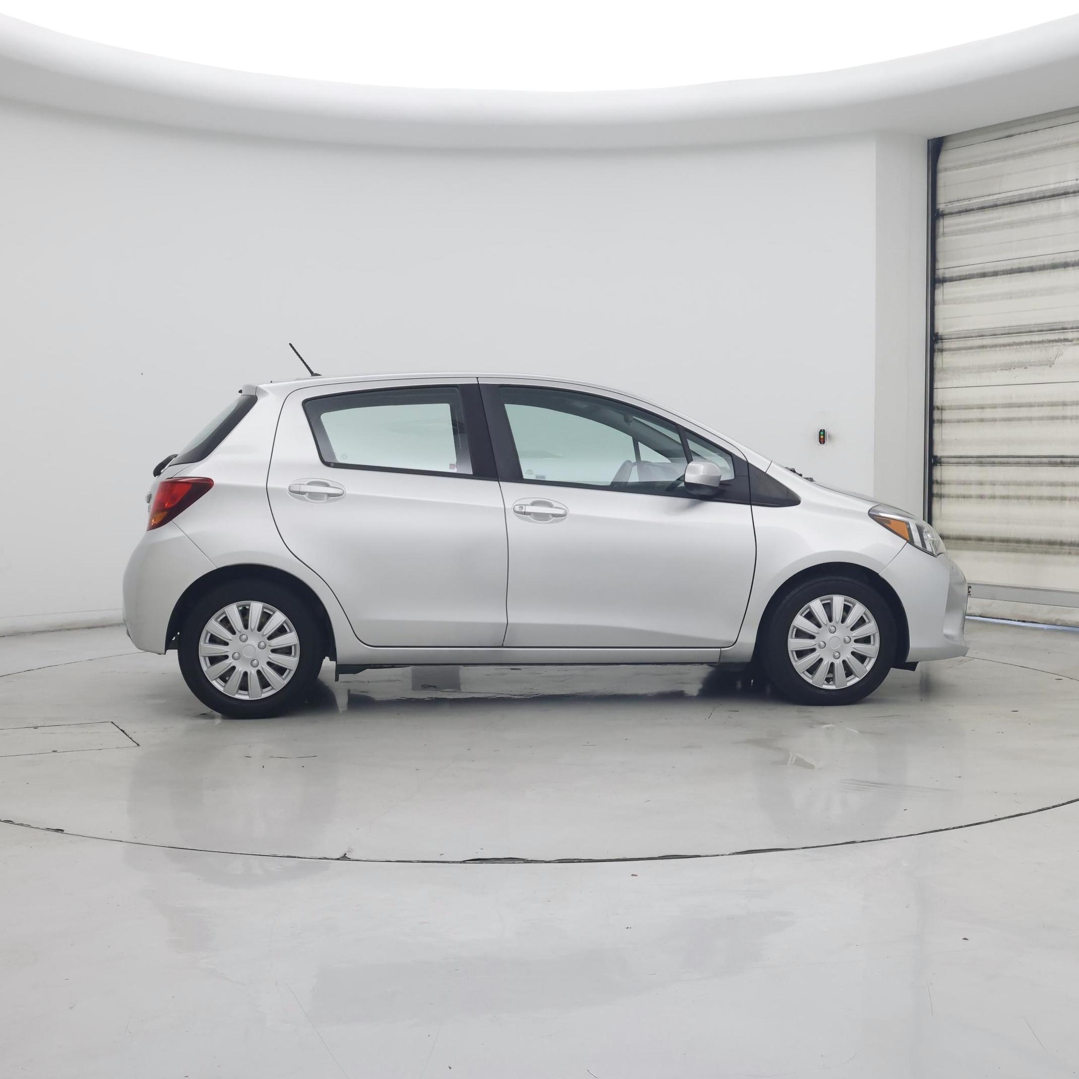Thumbnail: 2015 Toyota Yaris - 7