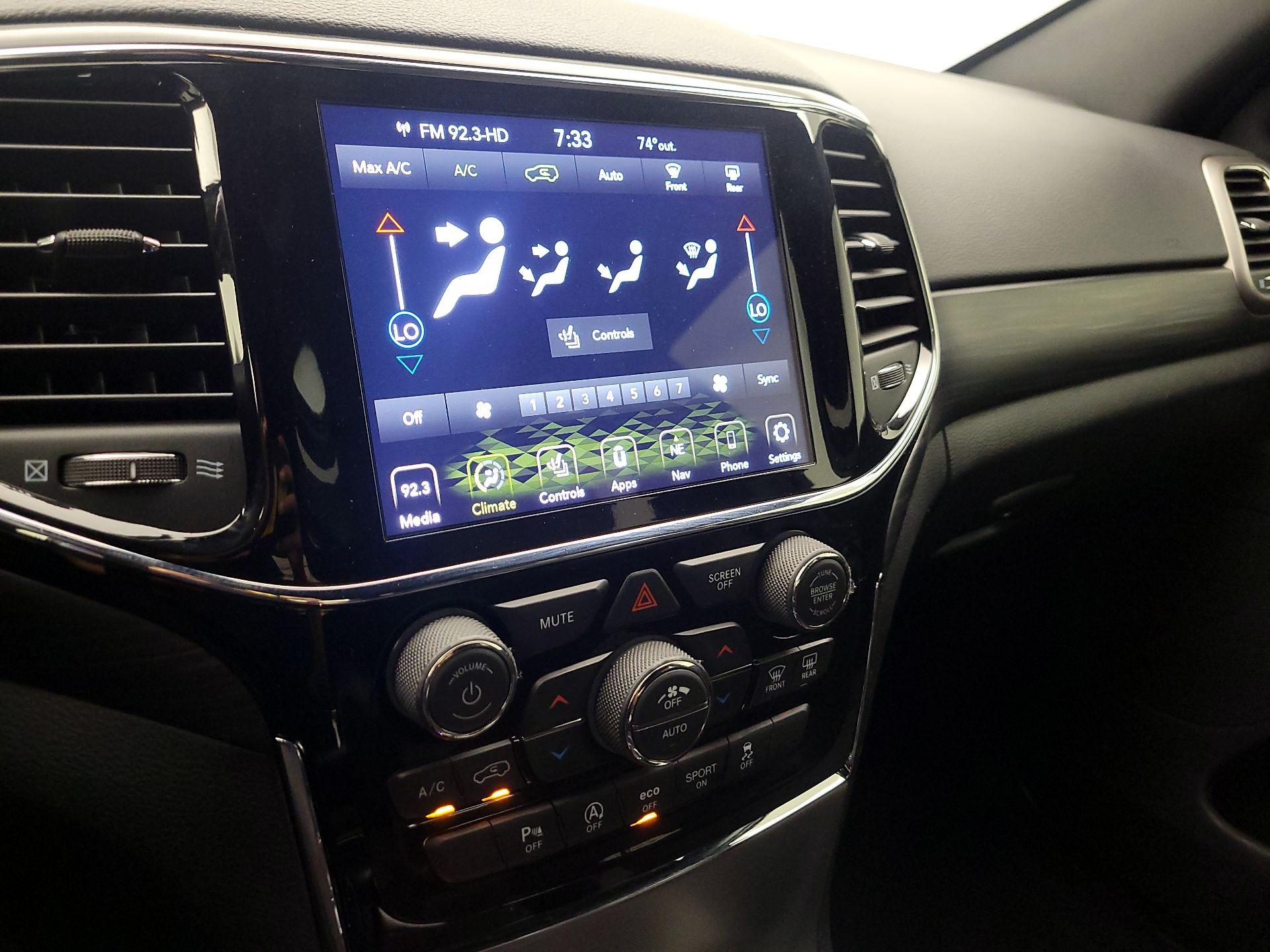 Thumbnail: 2020 Jeep Grand Cherokee - 17