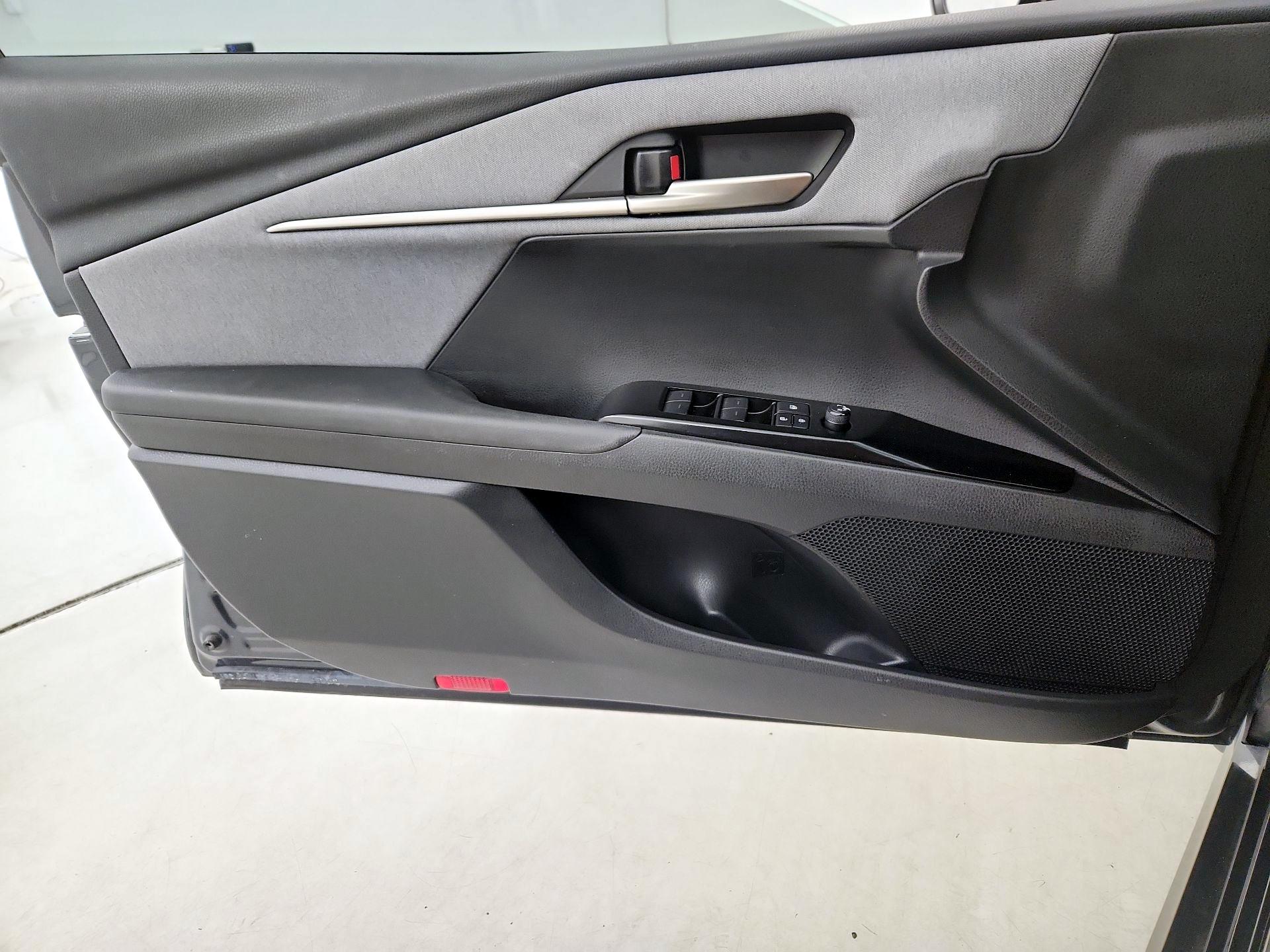 Thumbnail: 2025 Toyota Camry - 12