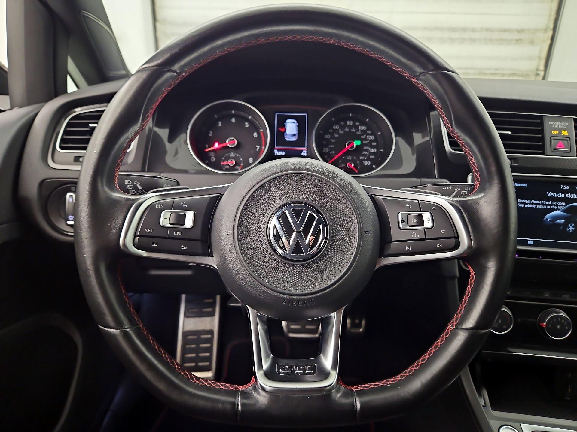 Thumbnail: 2017 Volkswagen Golf - 10