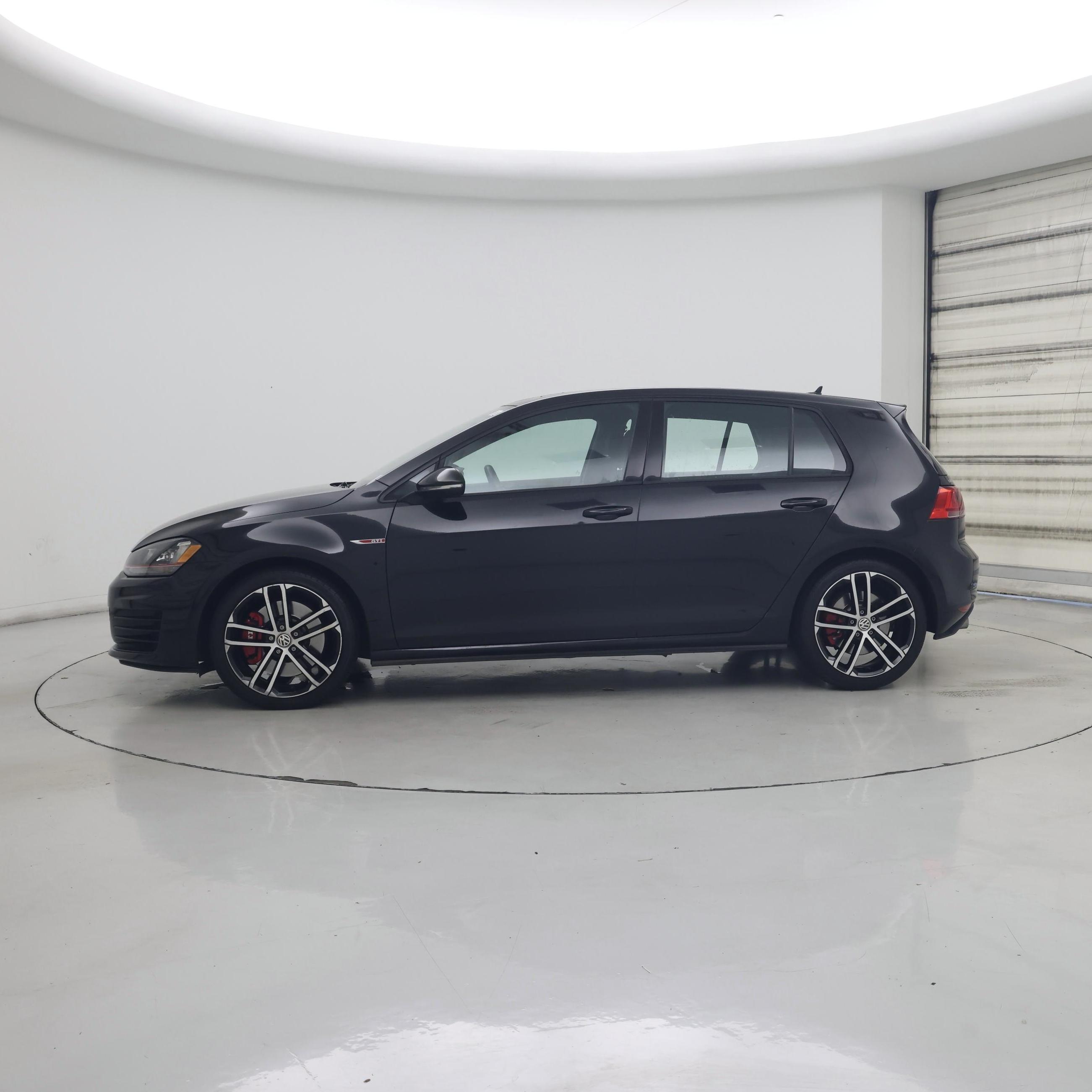 Thumbnail: 2017 Volkswagen Golf - 3