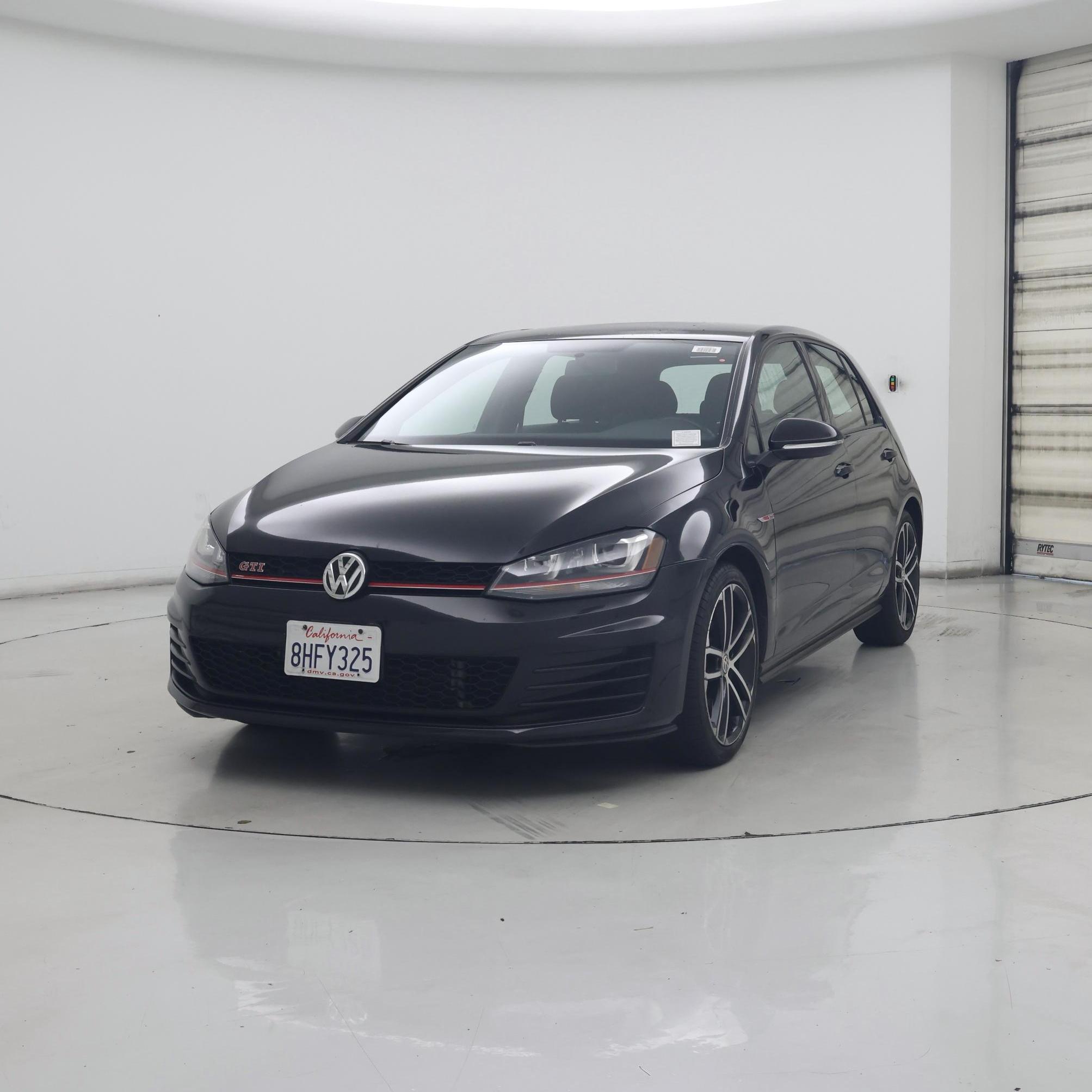 Thumbnail: 2017 Volkswagen Golf - 4