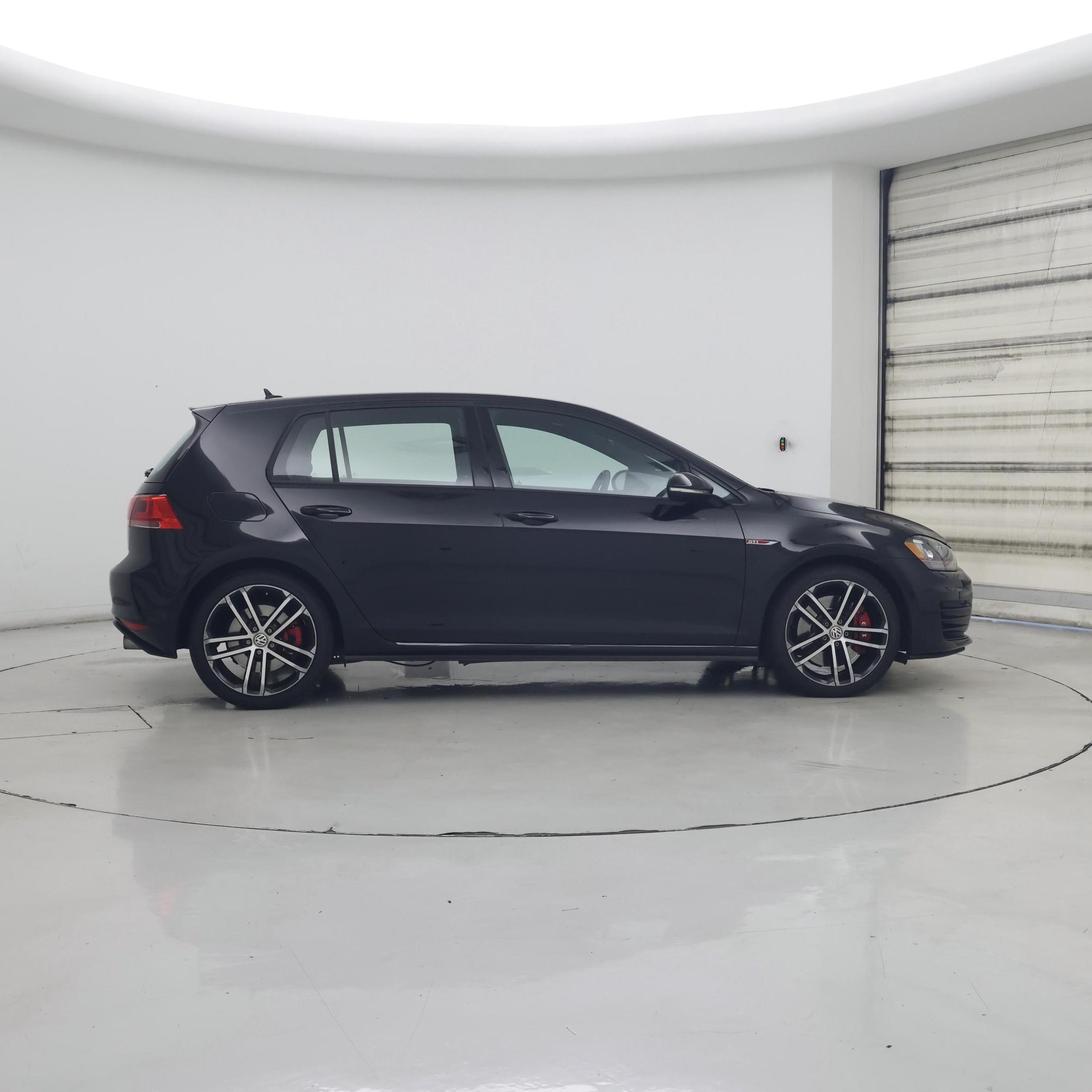 Thumbnail: 2017 Volkswagen Golf - 7