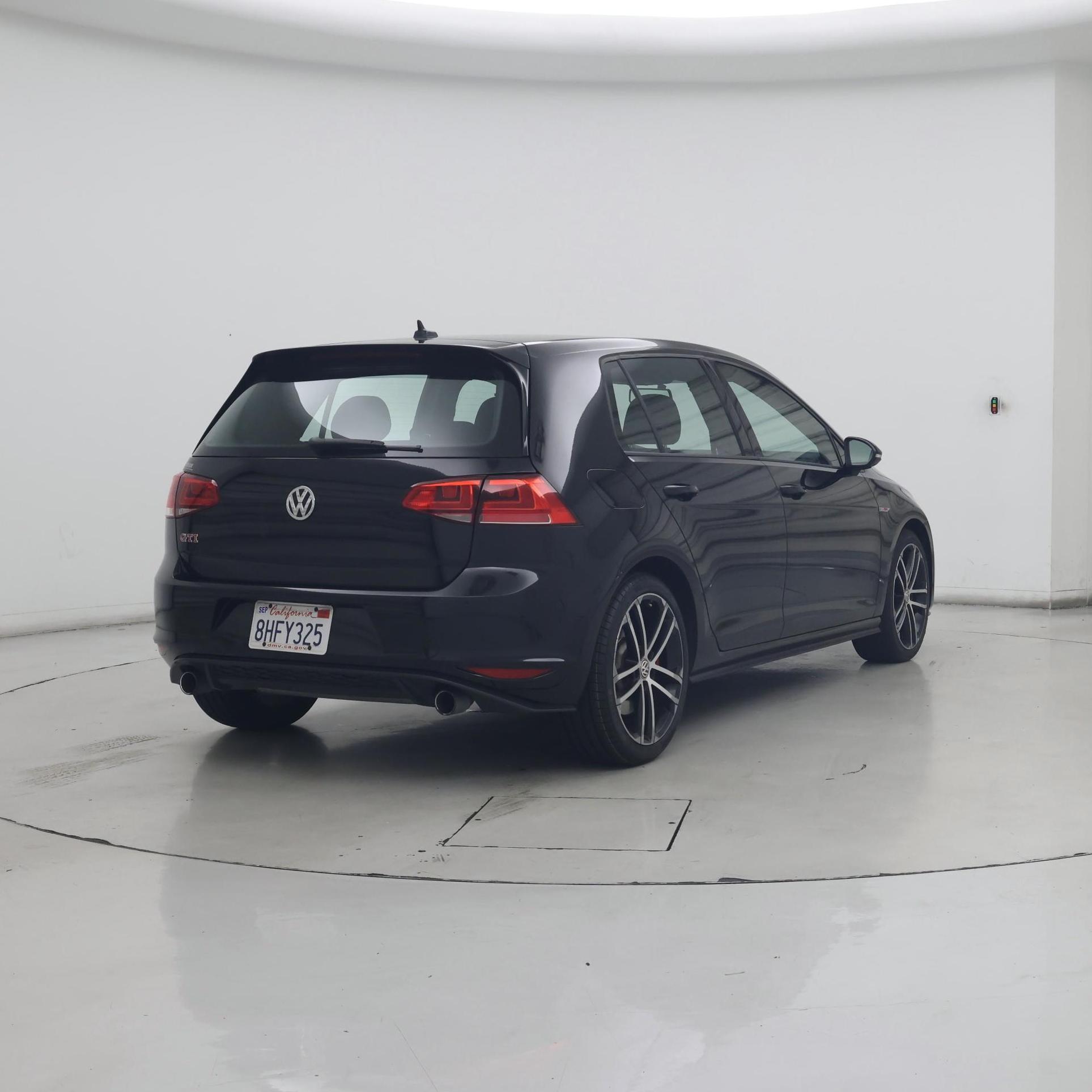Thumbnail: 2017 Volkswagen Golf - 8