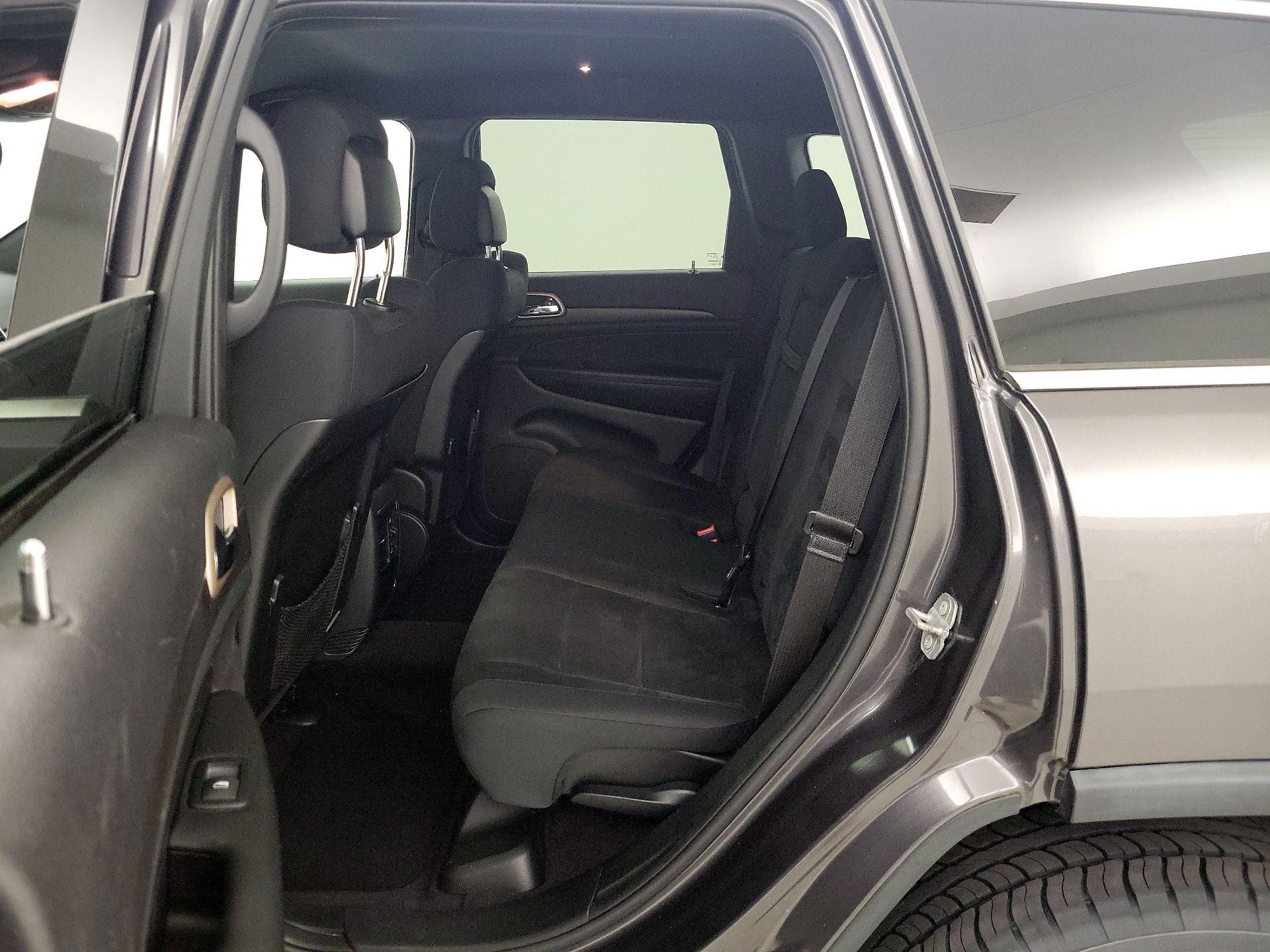 Thumbnail: 2017 Jeep Grand Cherokee - 19