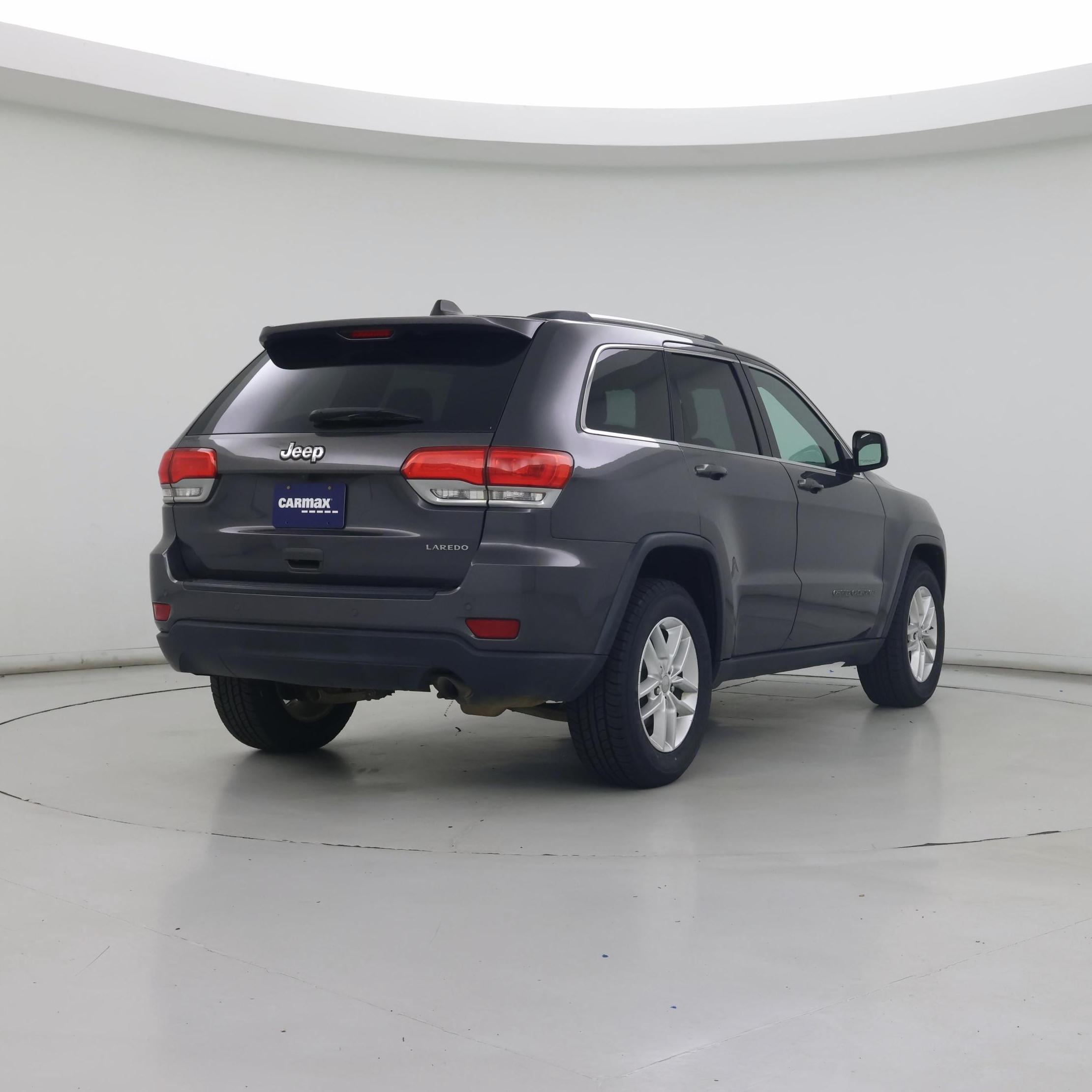 Thumbnail: 2017 Jeep Grand Cherokee - 8