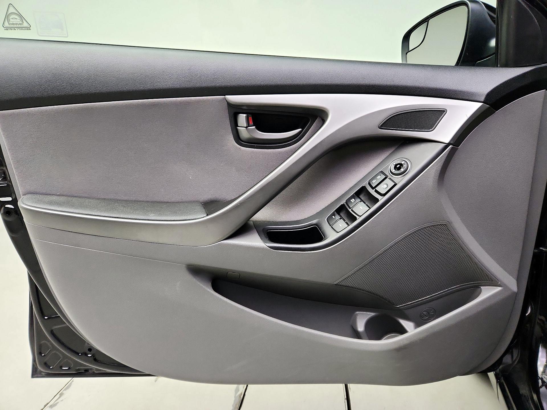 Thumbnail: 2016 Hyundai Elantra - 10