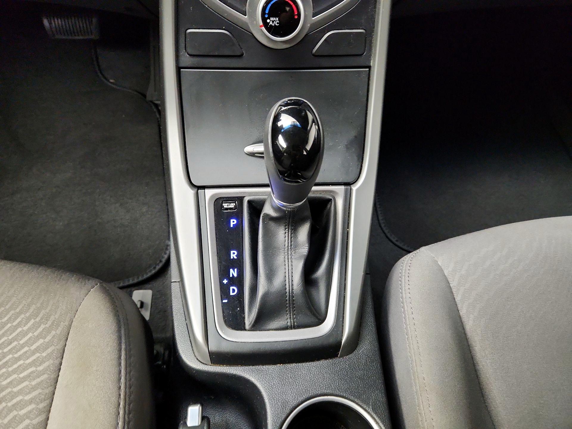 Thumbnail: 2016 Hyundai Elantra - 15