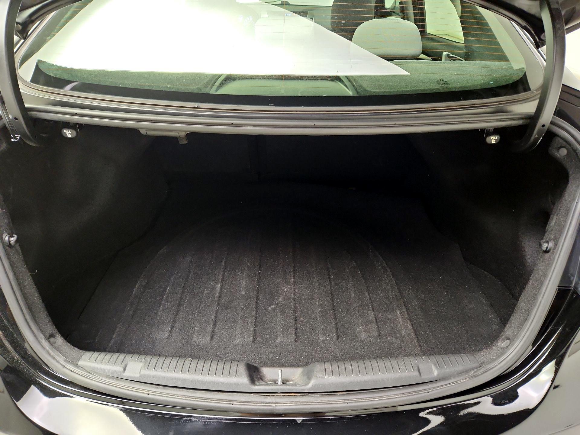 Thumbnail: 2016 Hyundai Elantra - 18