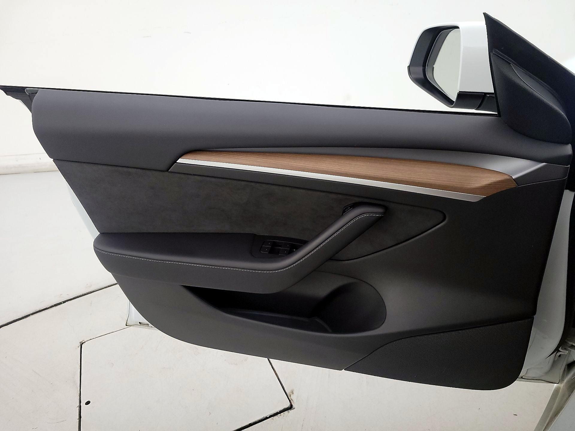 Thumbnail: 2022 Tesla Model 3 - 12