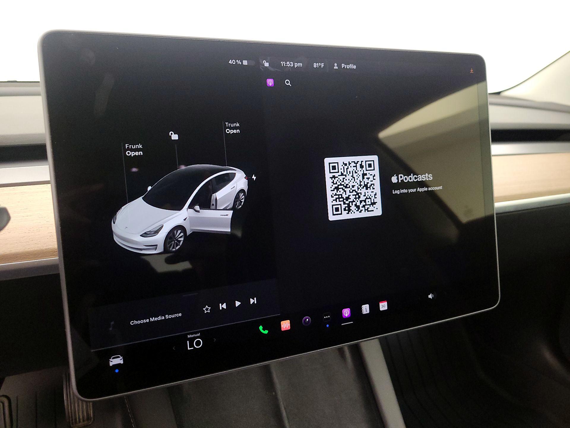 Thumbnail: 2022 Tesla Model 3 - 15