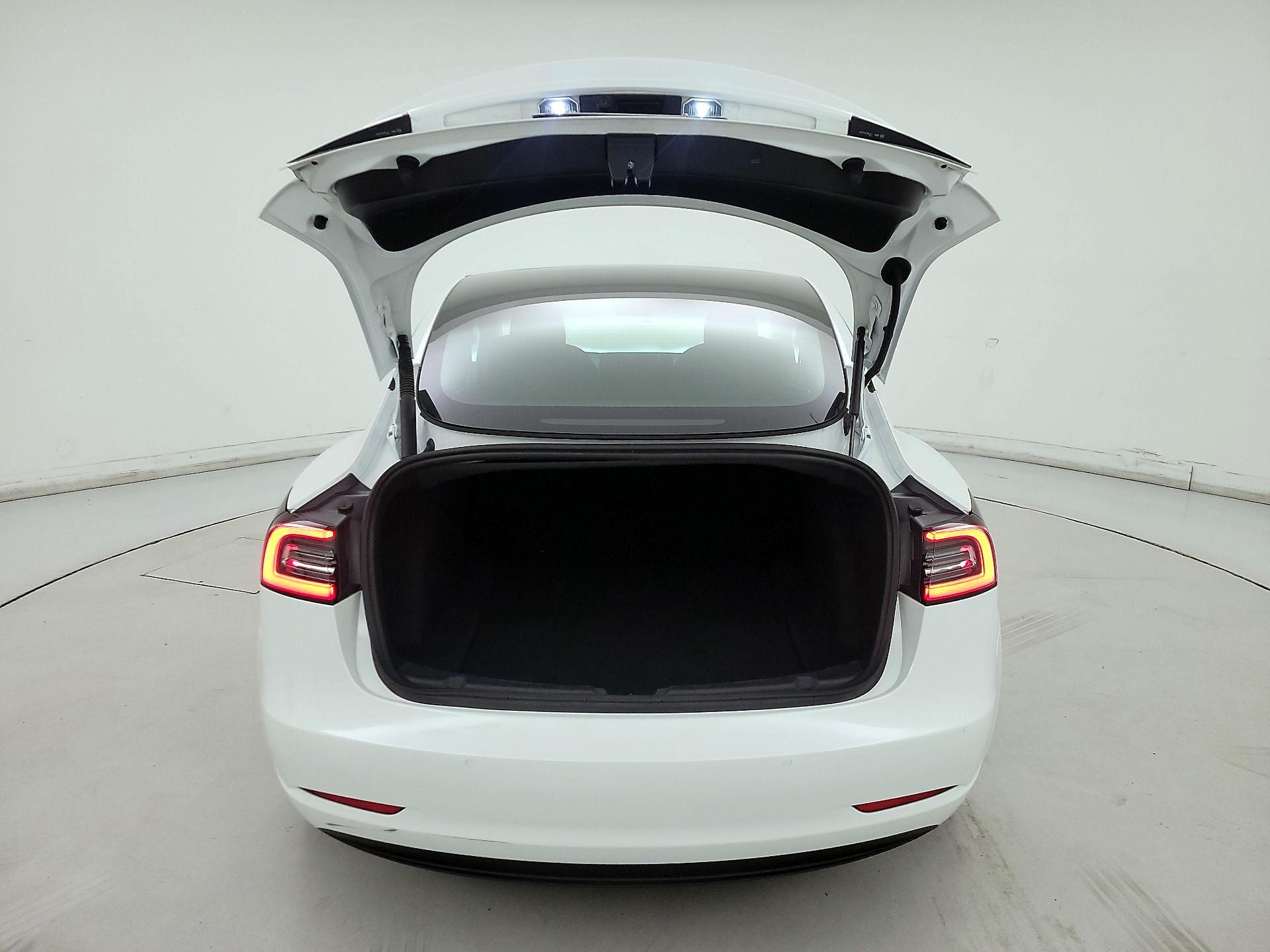 Thumbnail: 2022 Tesla Model 3 - 20
