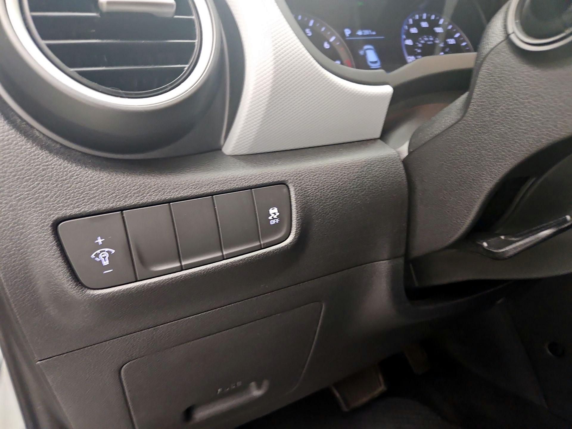 Thumbnail: 2018 Hyundai Kona - 13