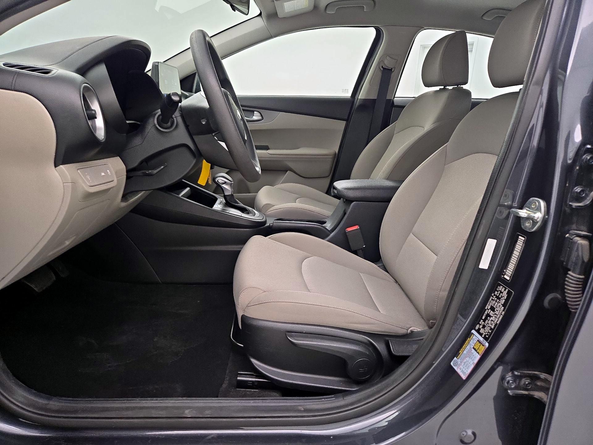 Thumbnail: 2019 Kia Forte - 11