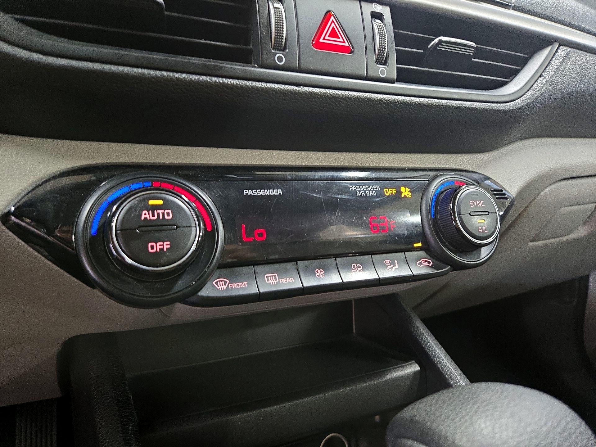 Thumbnail: 2019 Kia Forte - 16