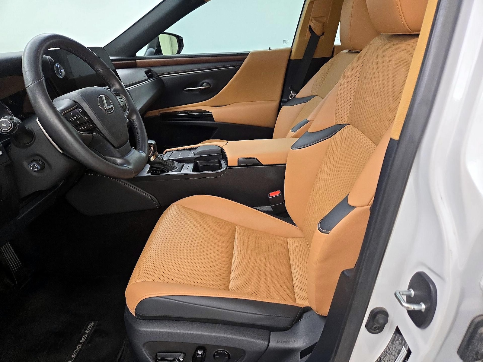 2022 Lexus ES 350 - Photo 12