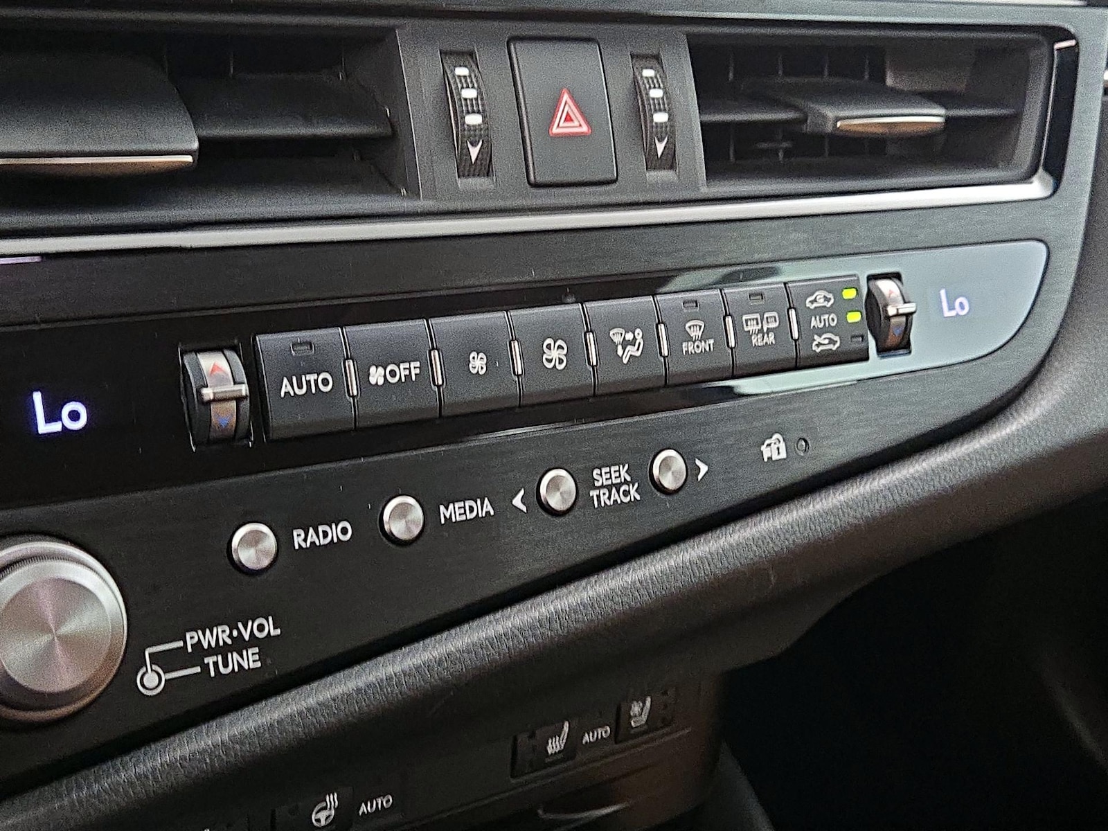 2022 Lexus ES 350 - Photo 16