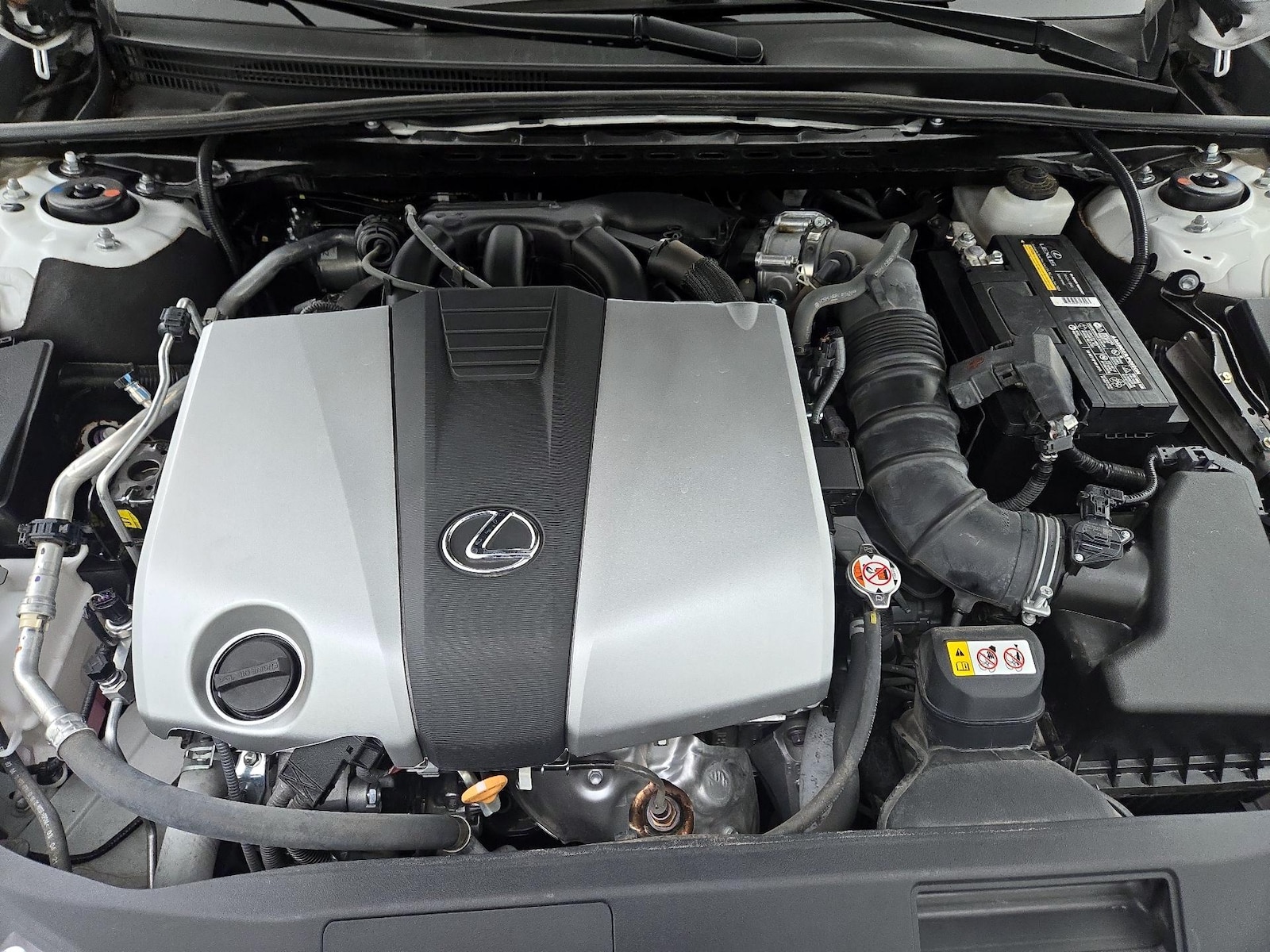 2022 Lexus ES 350 - Photo 22