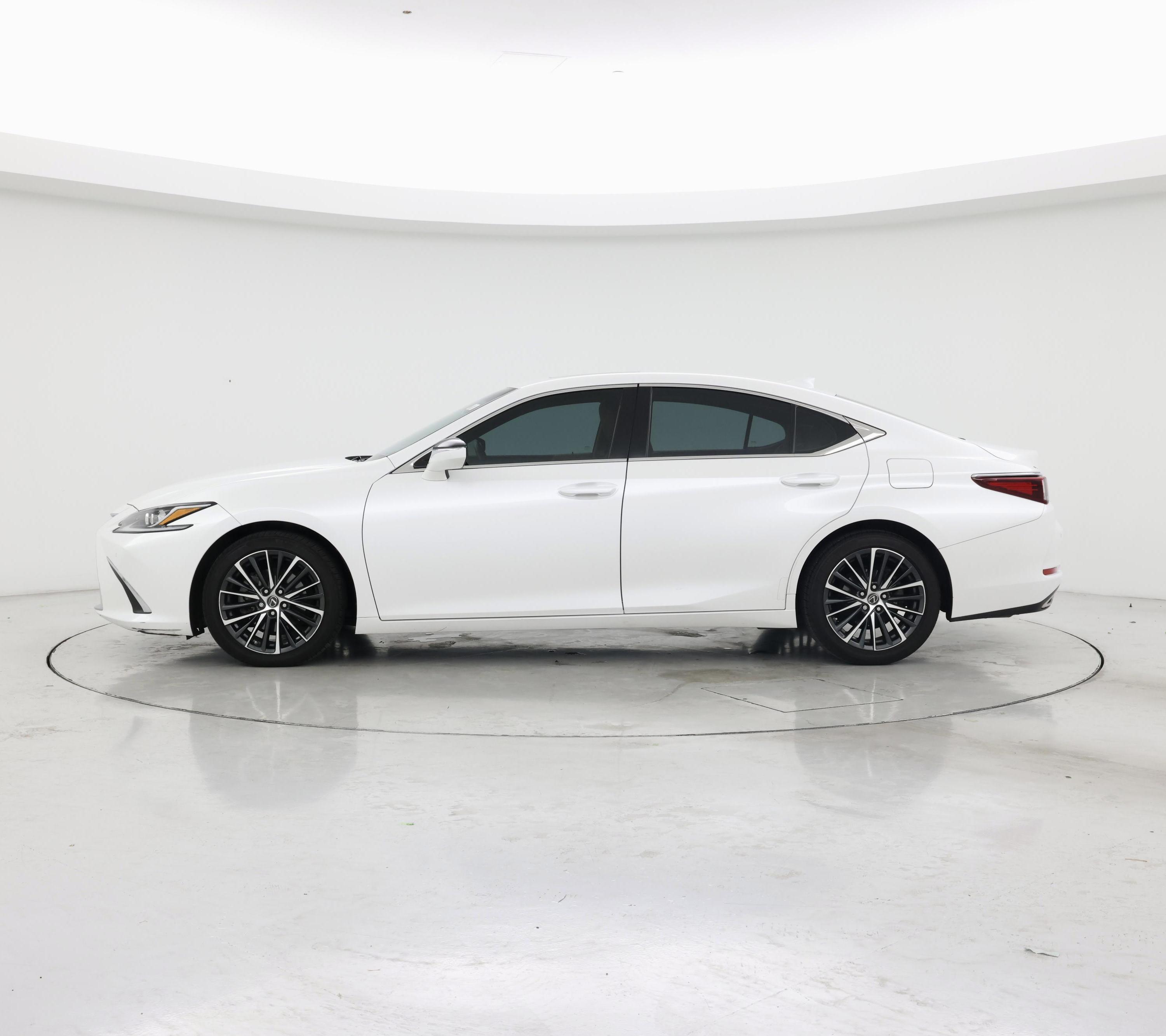Thumbnail: 2022 Lexus ES - 3