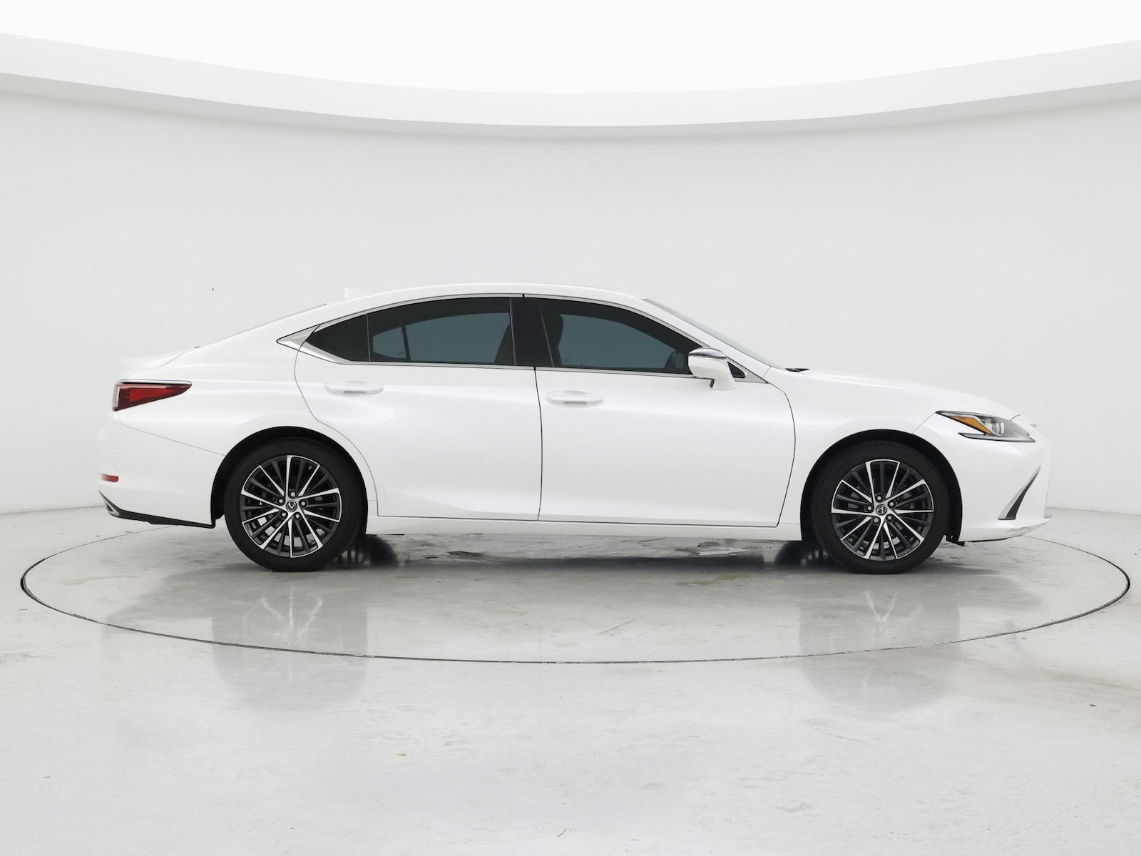 2022 Lexus ES 350 - Photo 8