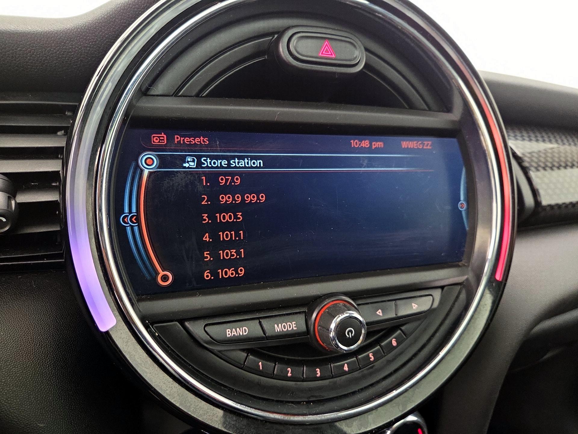 Thumbnail: 2015 MINI Cooper Hardtop - 14