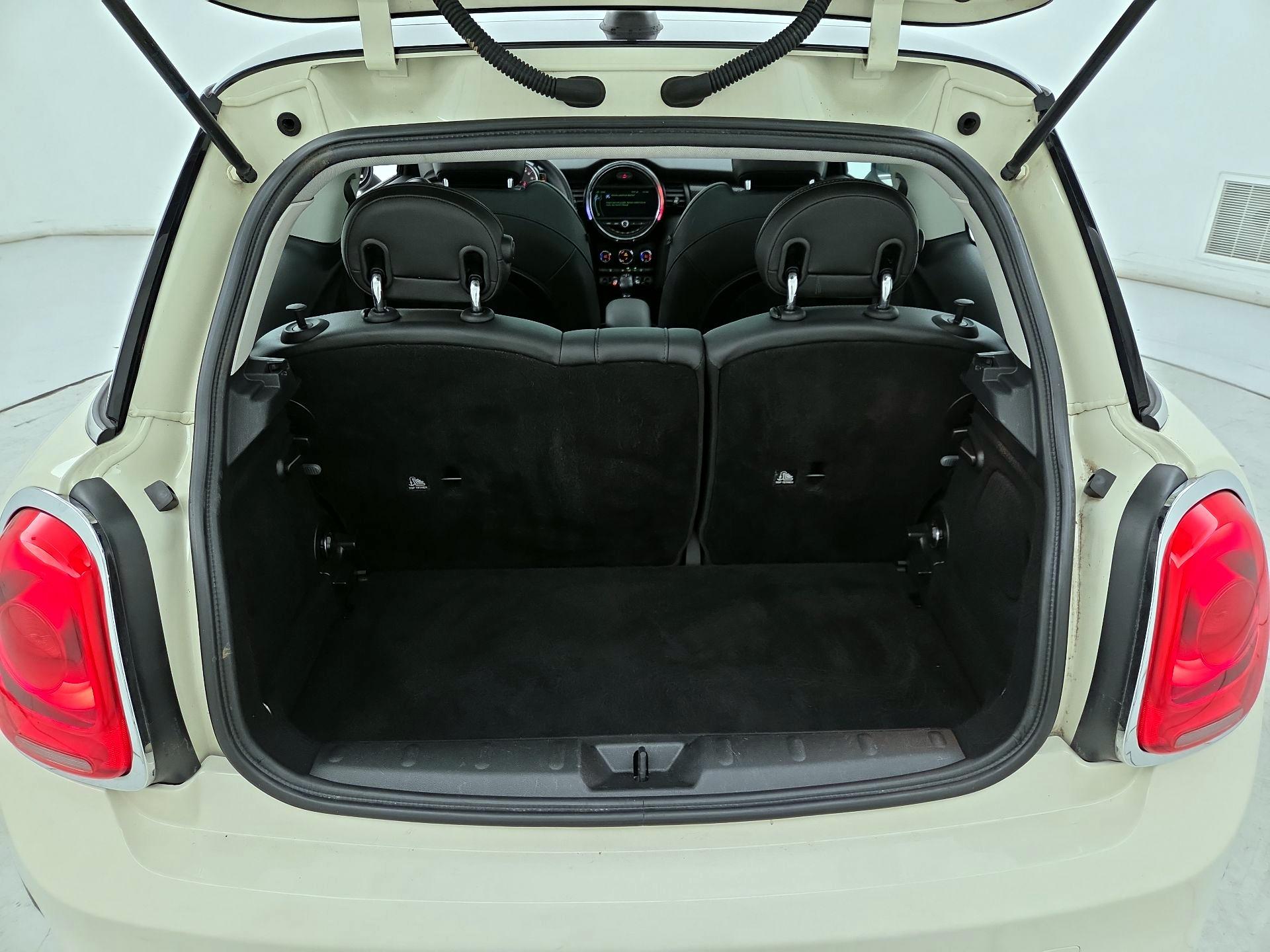 Thumbnail: 2015 MINI Cooper Hardtop - 20