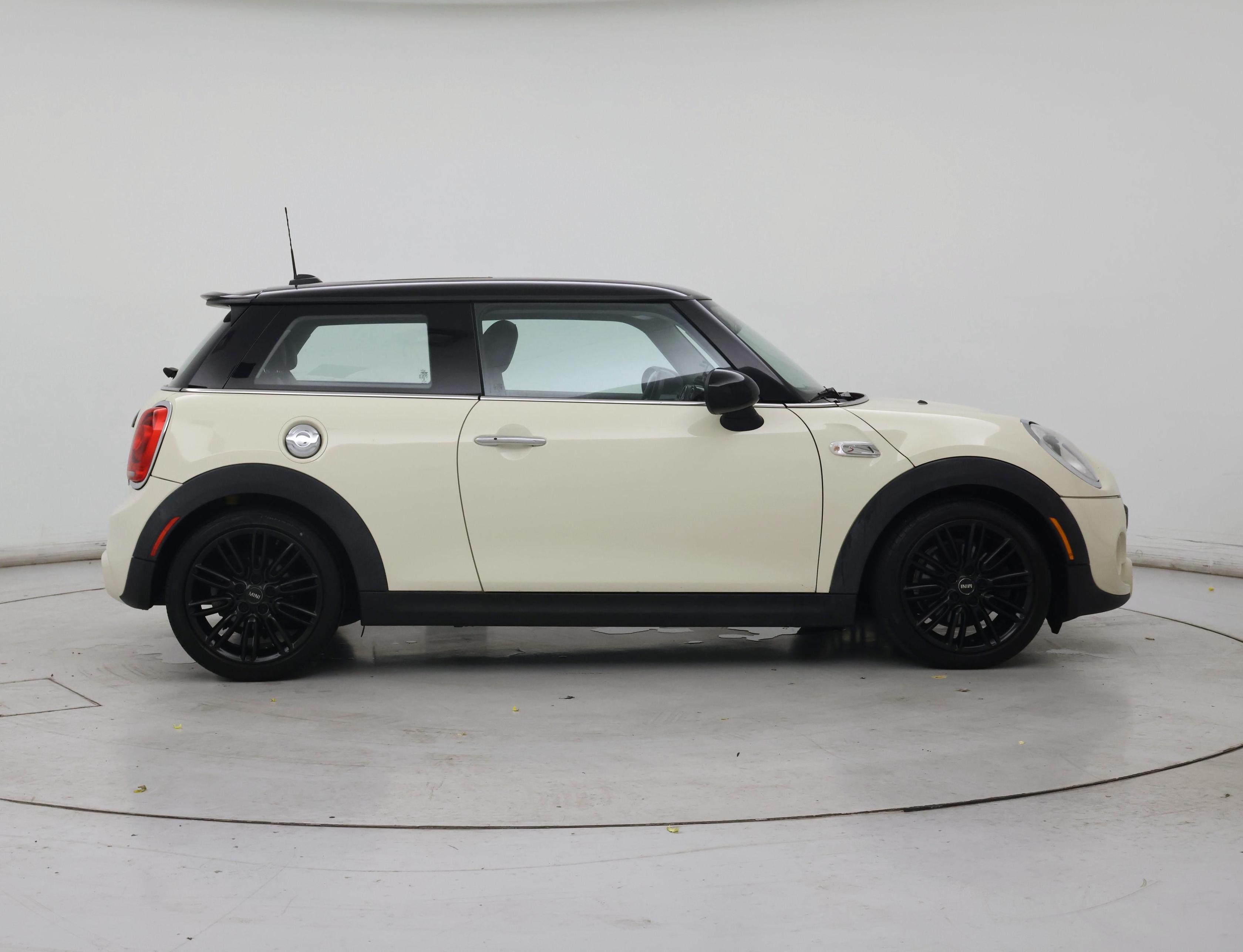 Thumbnail: 2015 MINI Cooper Hardtop - 7