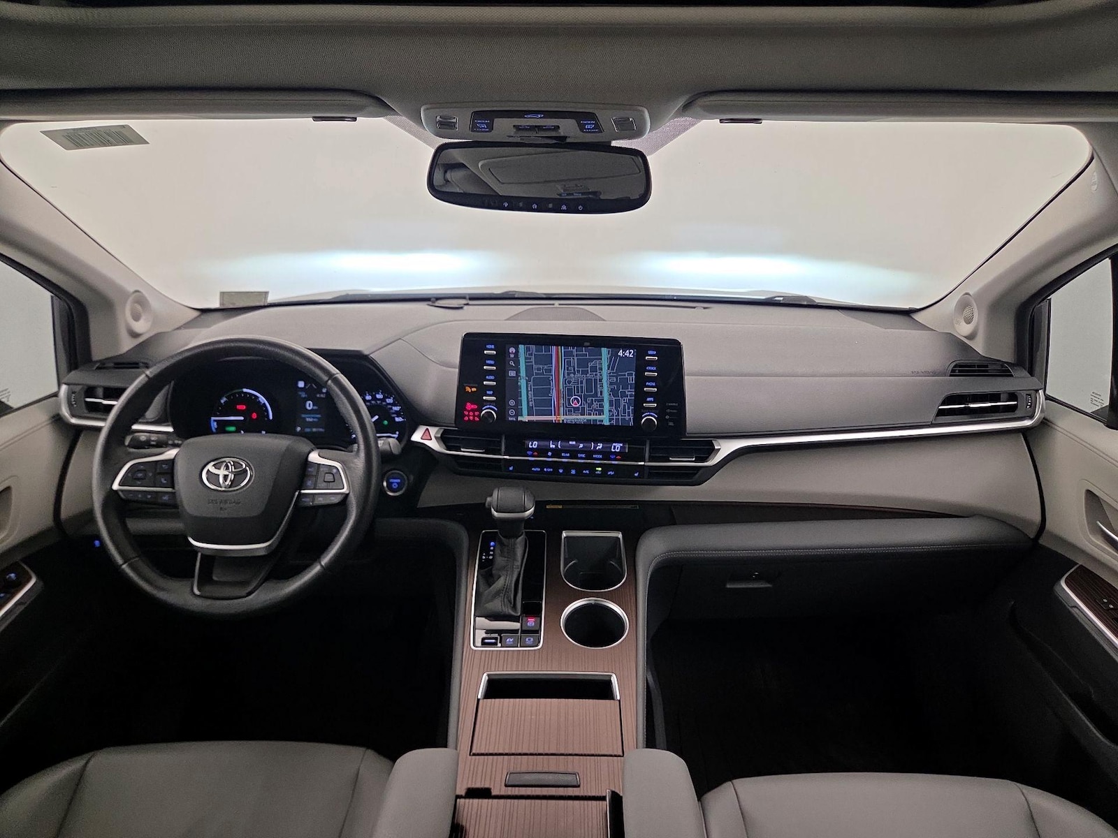 2022 Toyota Sienna XLE - Photo 10