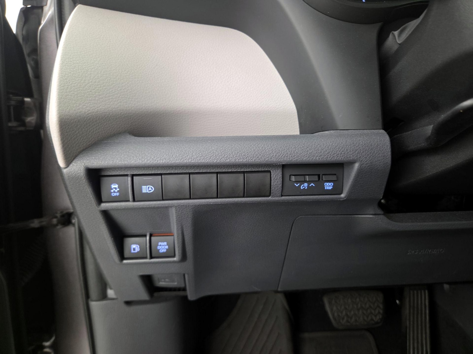 2022 Toyota Sienna XLE - Photo 14