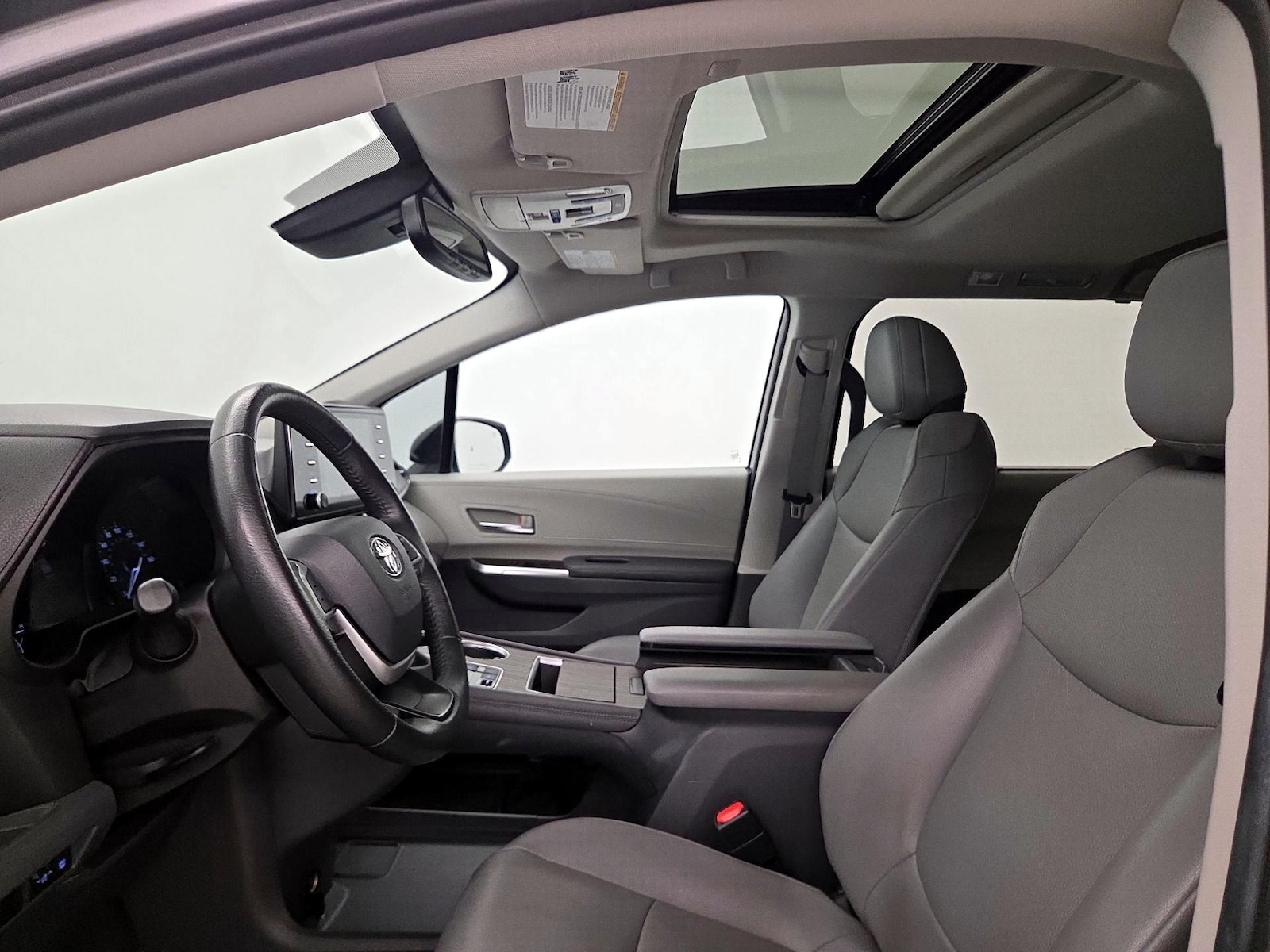 2022 Toyota Sienna XLE - Photo 21
