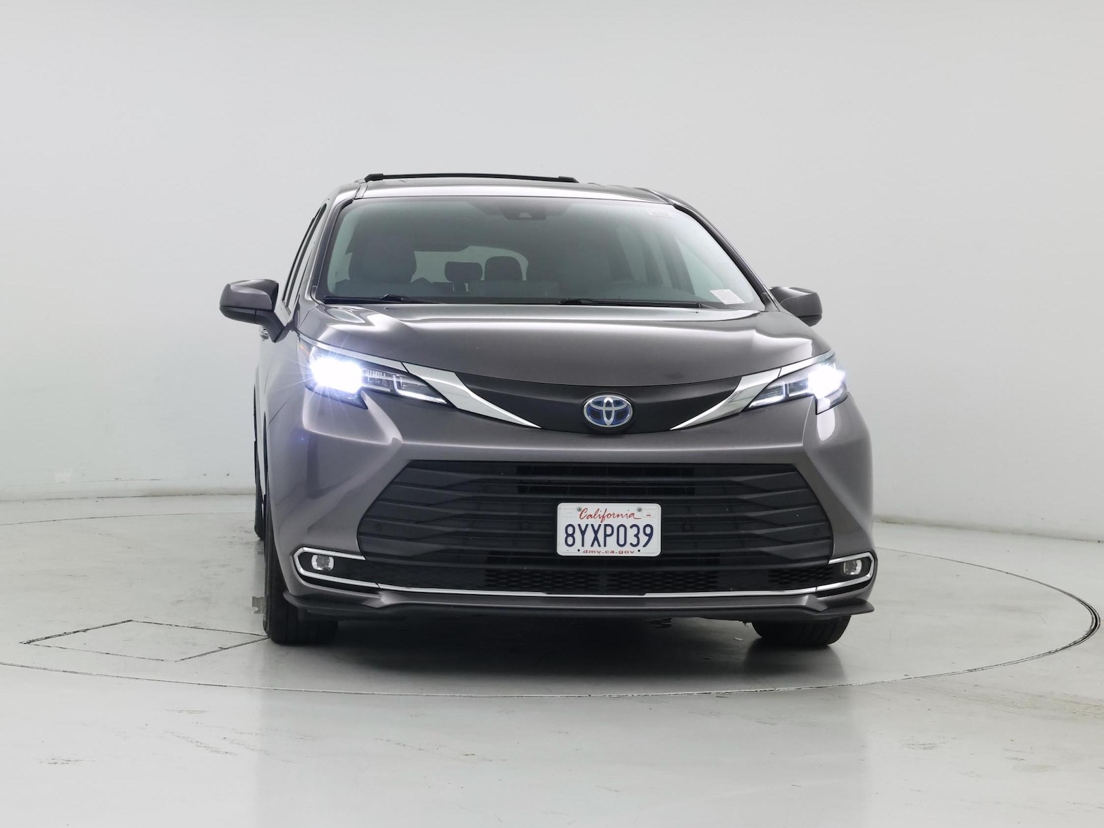 2022 Toyota Sienna XLE - Photo 6