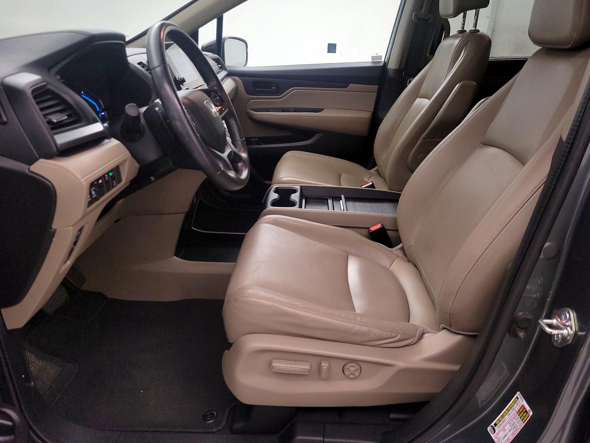 Thumbnail: 2018 Honda Odyssey - 11